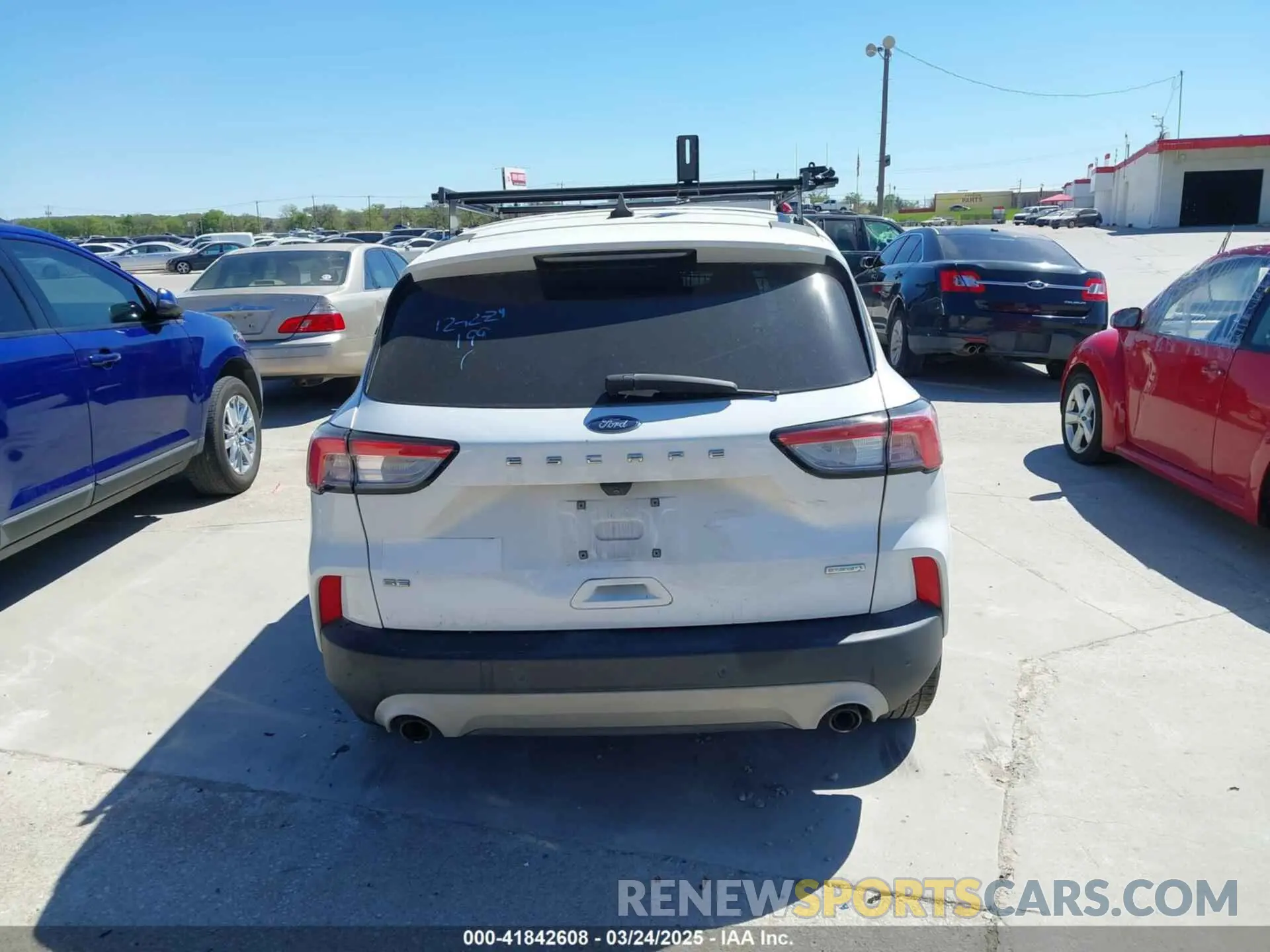 16 Photograph of a damaged car 1FMCU0G68LUB44688 FORD ESCAPE 2020