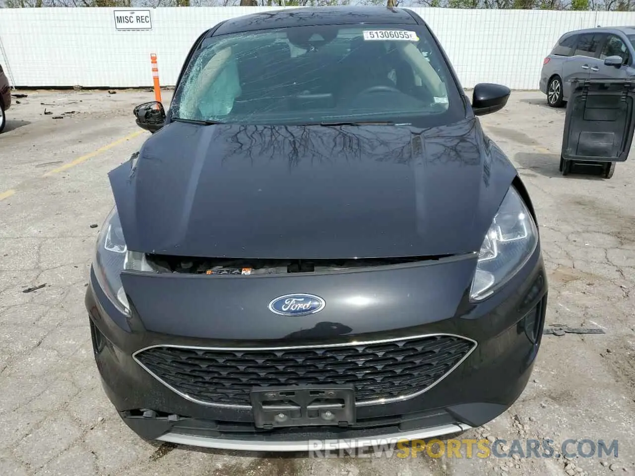 5 Фотография поврежденного автомобиля 1FMCU0G68LUC21771 FORD ESCAPE 2020