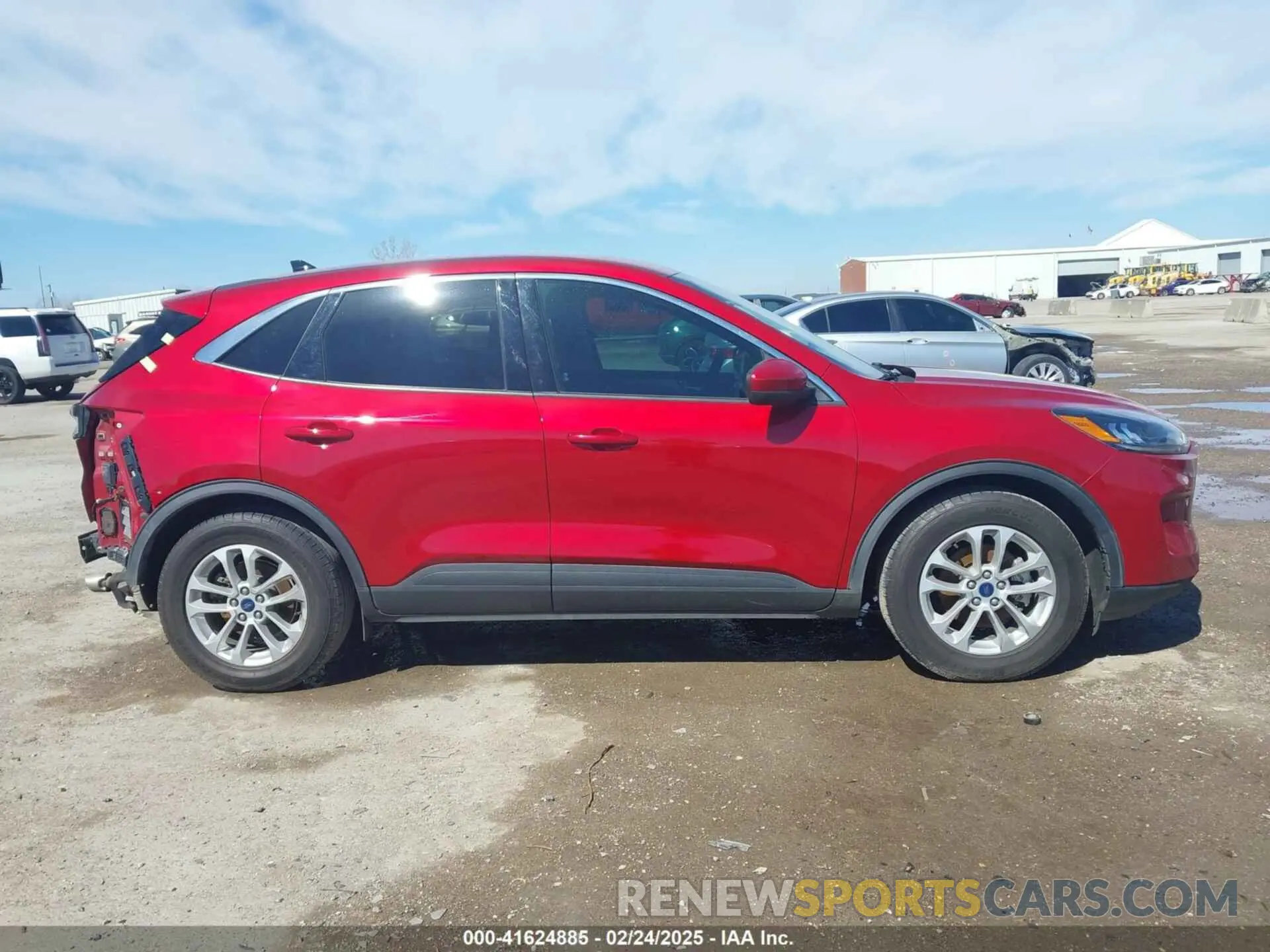 13 Photograph of a damaged car 1FMCU0G69LUA54045 FORD ESCAPE 2020