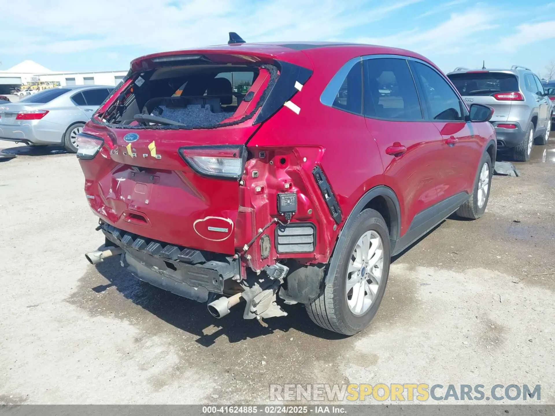 4 Photograph of a damaged car 1FMCU0G69LUA54045 FORD ESCAPE 2020