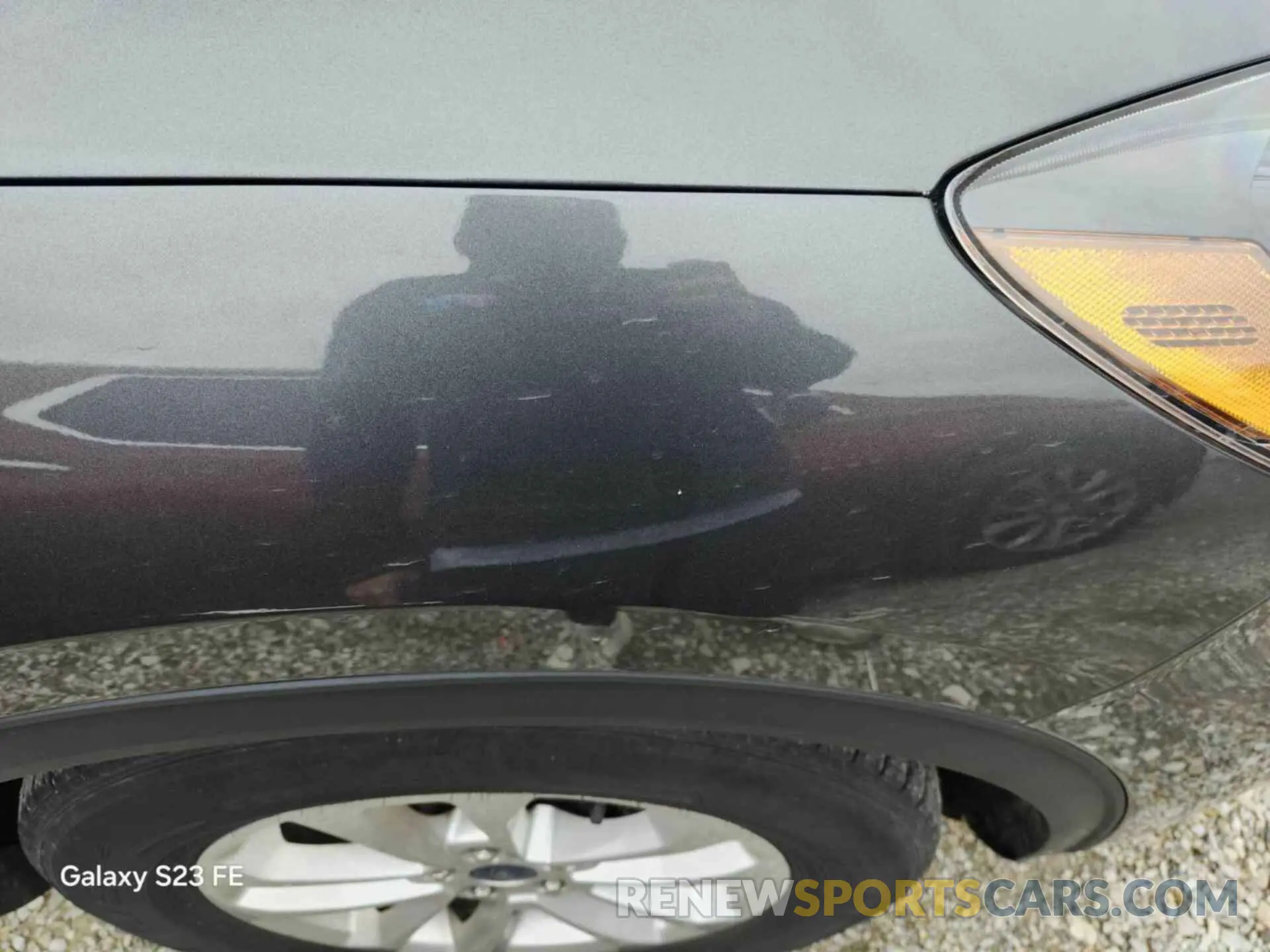 21 Photograph of a damaged car 1FMCU0G69LUA82489 FORD ESCAPE 2020