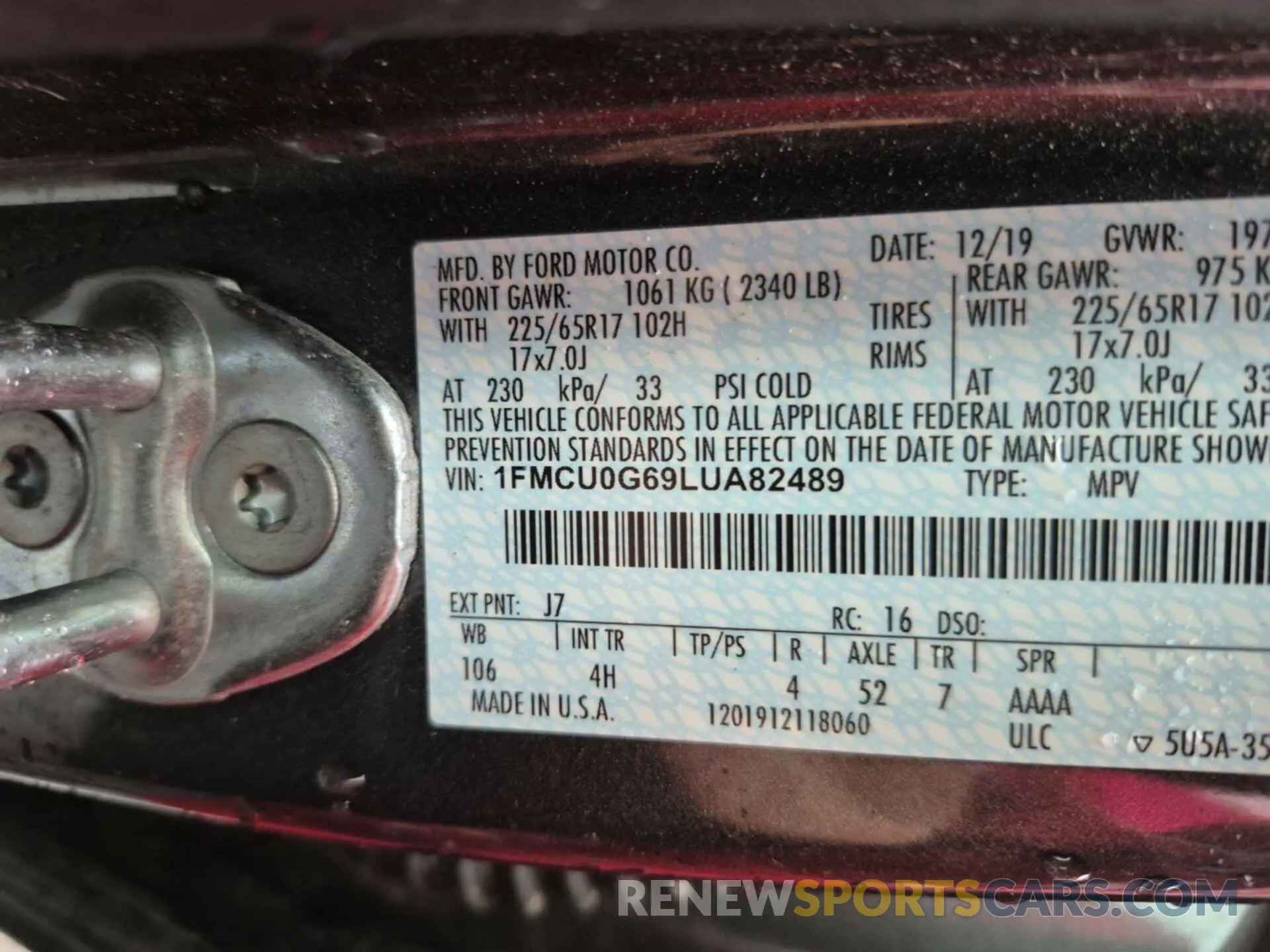24 Photograph of a damaged car 1FMCU0G69LUA82489 FORD ESCAPE 2020