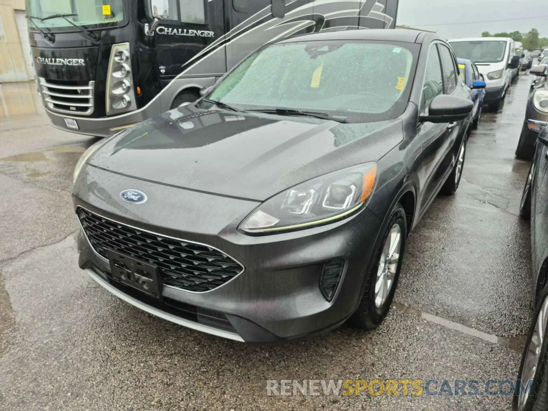 4 Photograph of a damaged car 1FMCU0G69LUA82489 FORD ESCAPE 2020