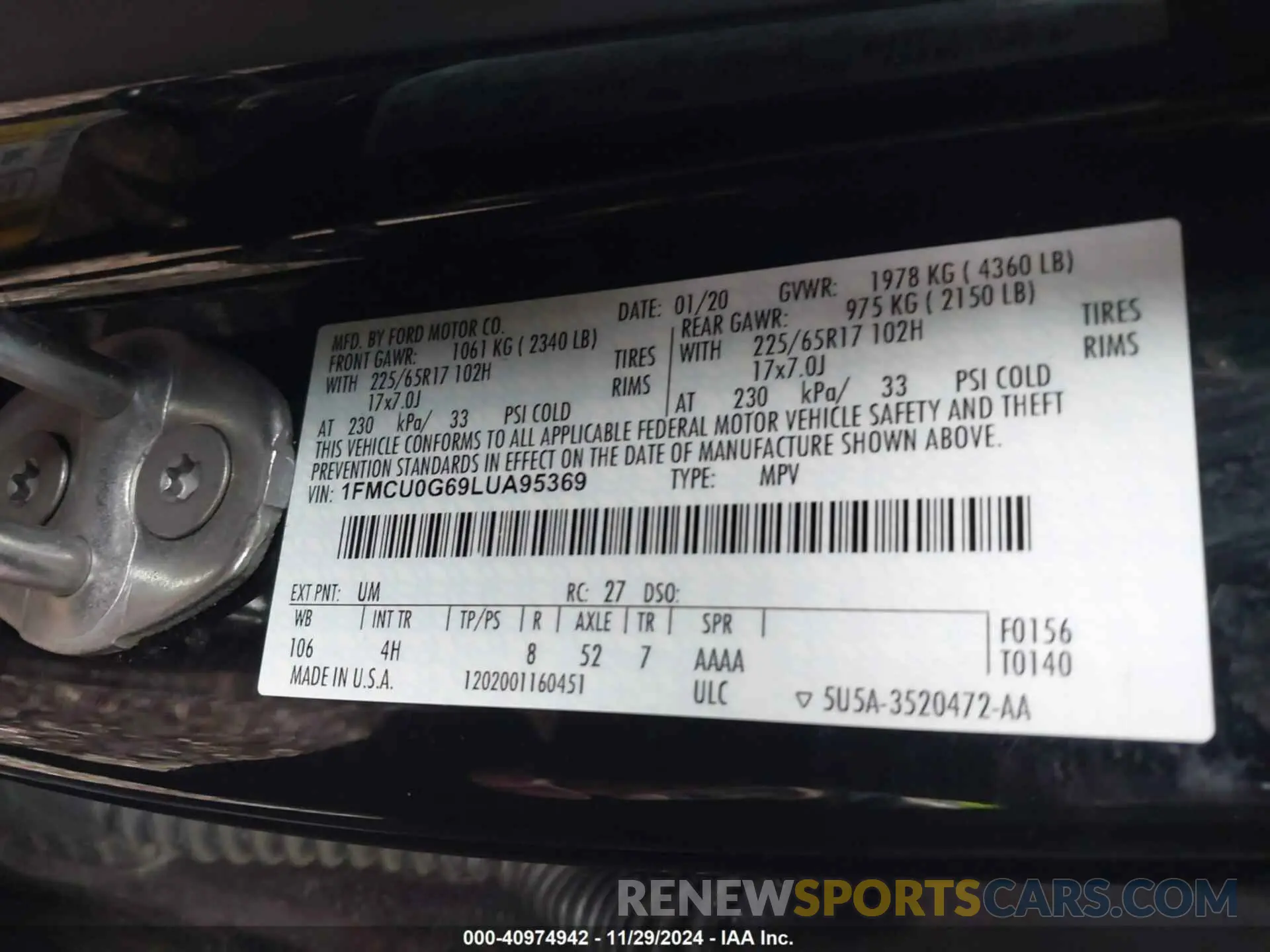 9 Photograph of a damaged car 1FMCU0G69LUA95369 FORD ESCAPE 2020