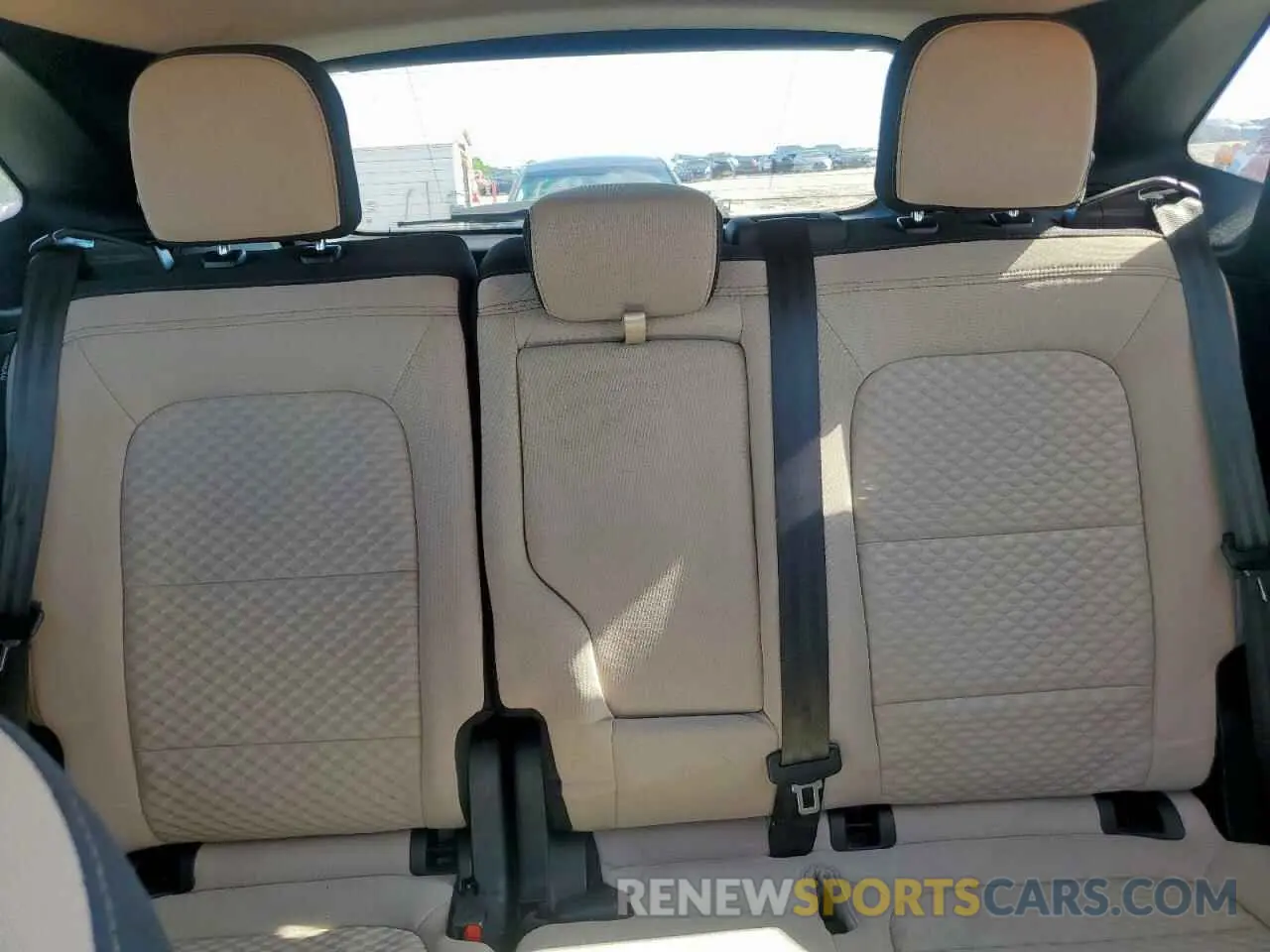 10 Фотография поврежденного автомобиля 1FMCU0G69LUB66523 FORD ESCAPE 2020