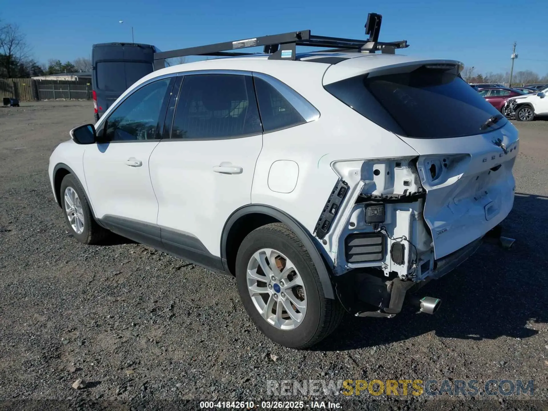 3 Photograph of a damaged car 1FMCU0G69LUB74041 FORD ESCAPE 2020