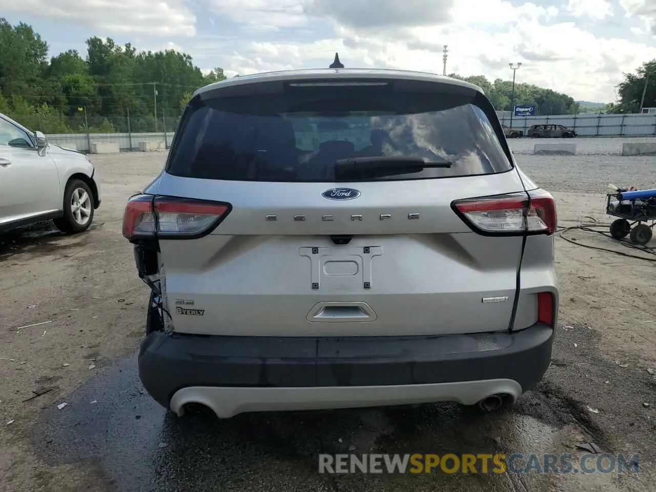 6 Фотография поврежденного автомобиля 1FMCU0G69LUC28812 FORD ESCAPE 2020