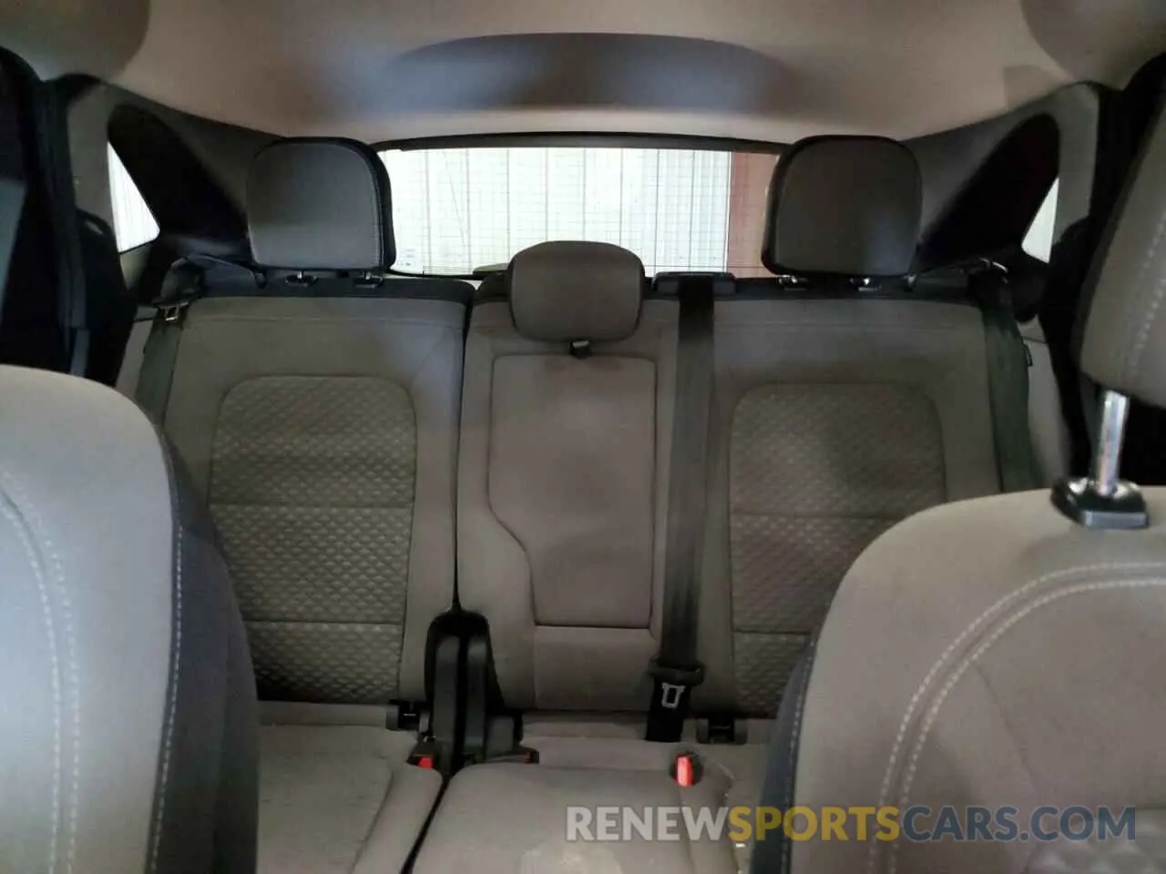 10 Фотография поврежденного автомобиля 1FMCU0G6XLUC39575 FORD ESCAPE 2020