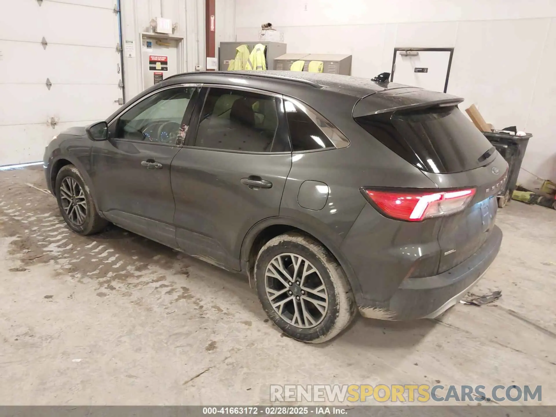 3 Фотография поврежденного автомобиля 1FMCU0H60LUA14872 FORD ESCAPE 2020