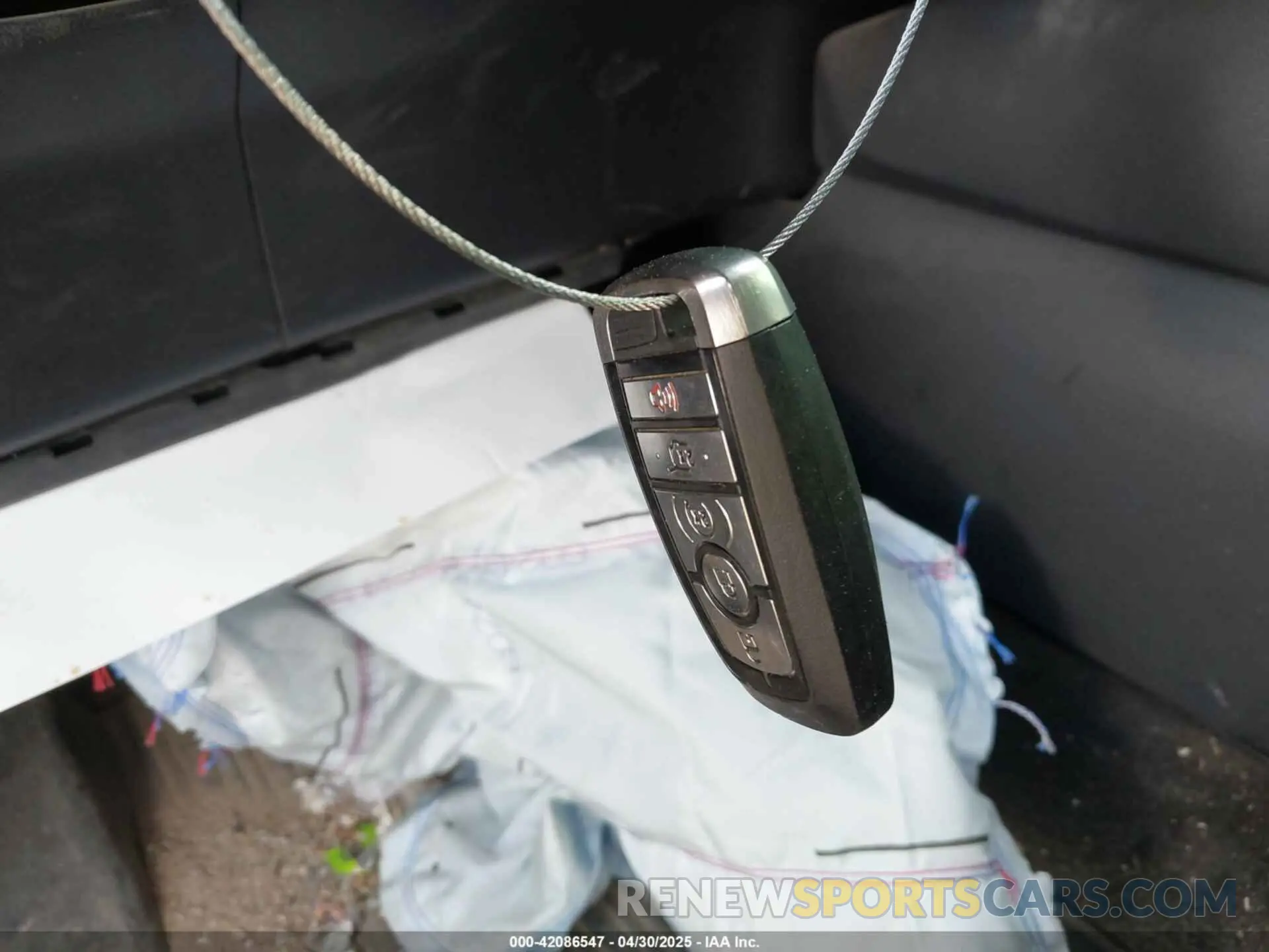 11 Photograph of a damaged car 1FMCU0H61LUA23452 FORD ESCAPE 2020