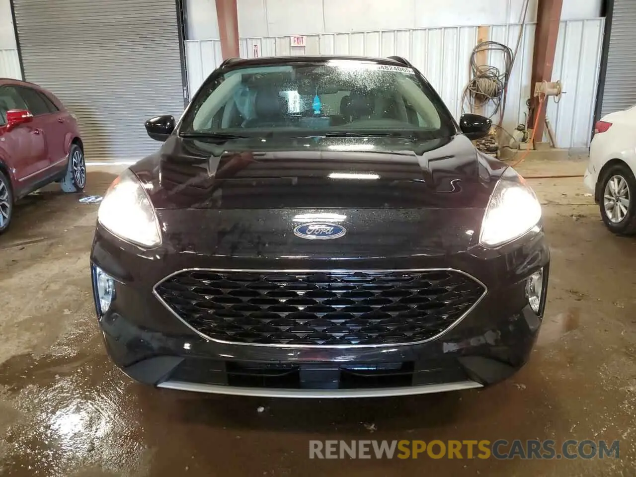 5 Photograph of a damaged car 1FMCU0H61LUA31728 FORD ESCAPE 2020