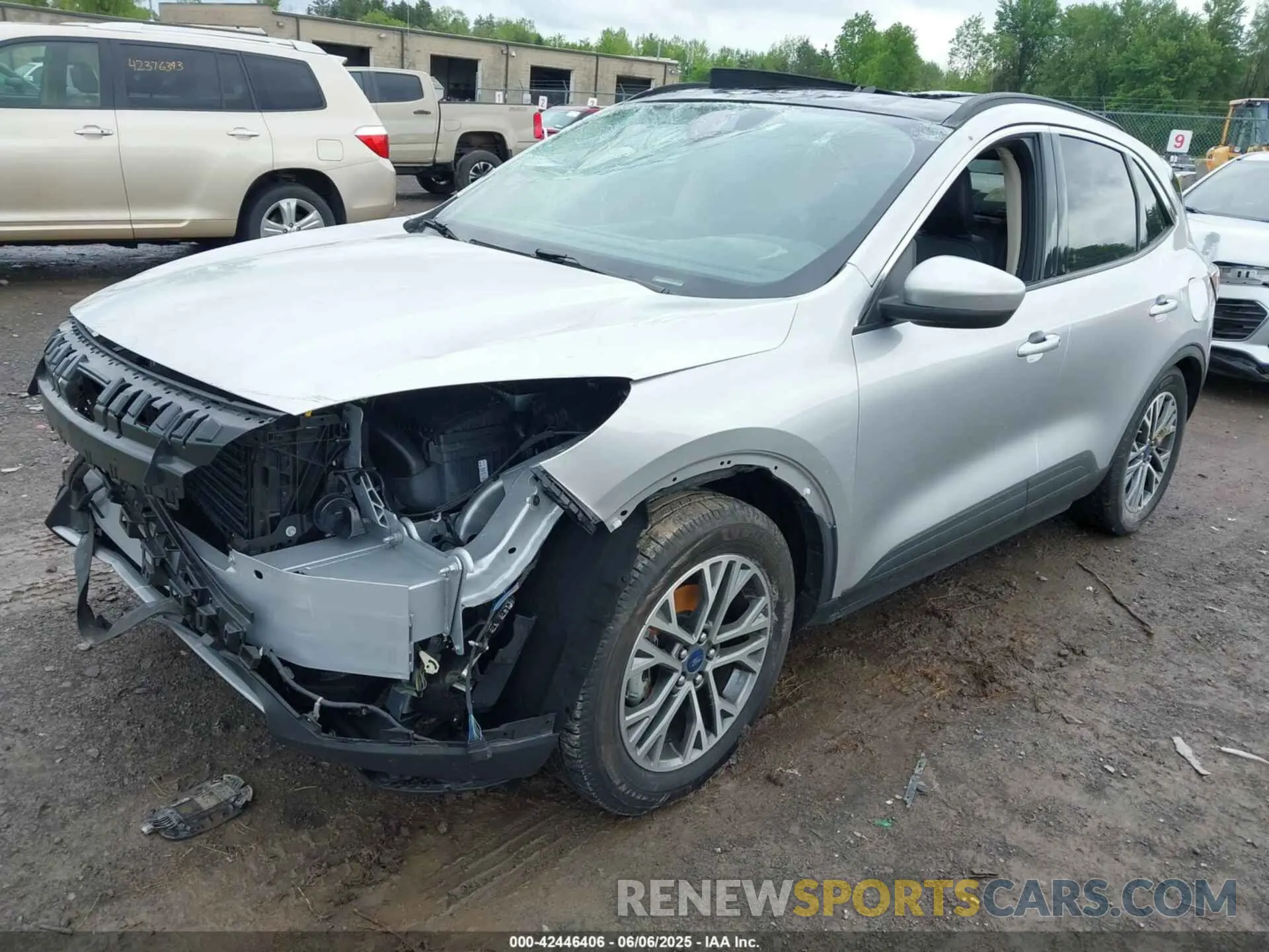 2 Photograph of a damaged car 1FMCU0H61LUA94358 FORD ESCAPE 2020