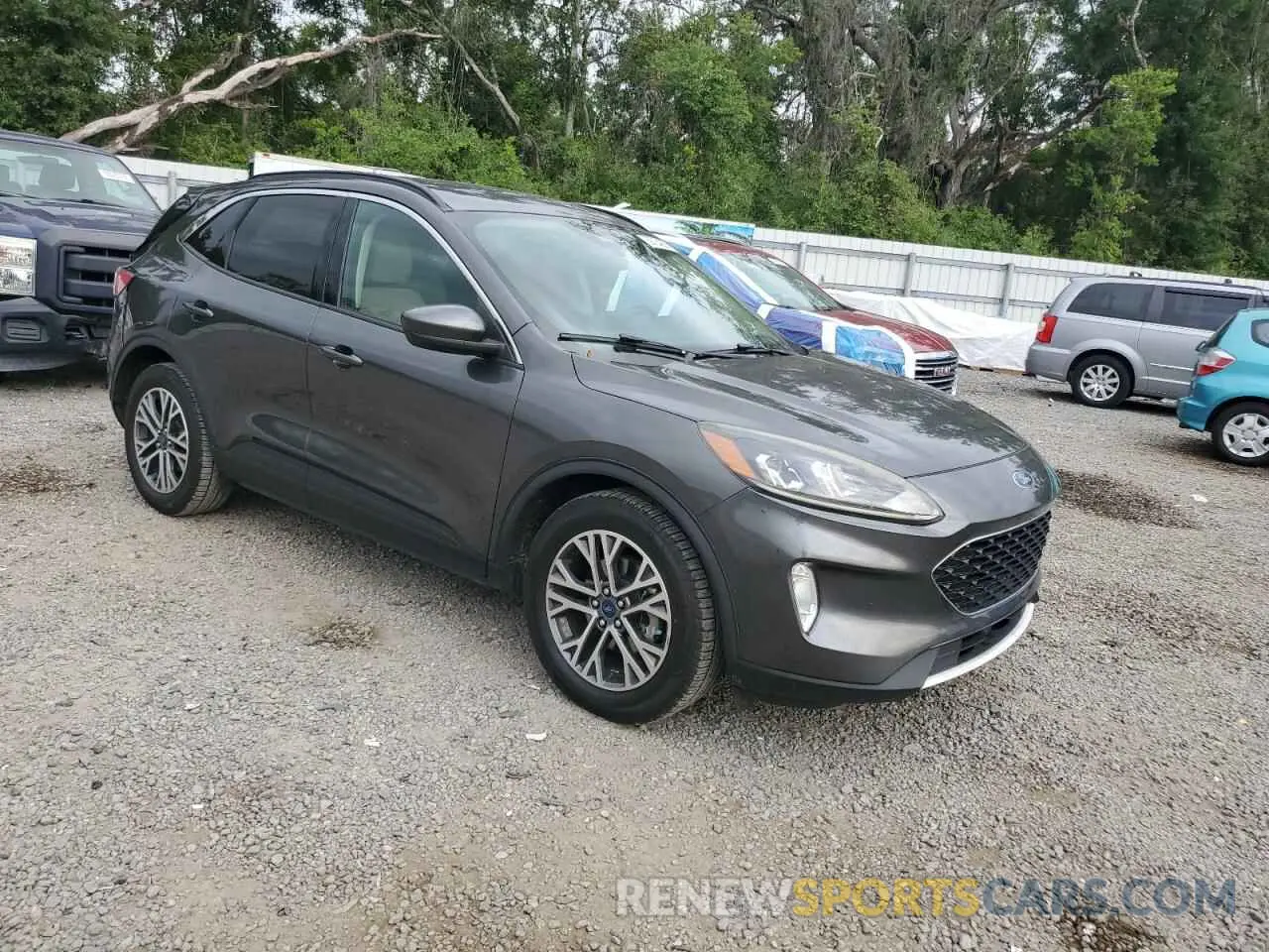 4 Photograph of a damaged car 1FMCU0H62LUA37523 FORD ESCAPE 2020