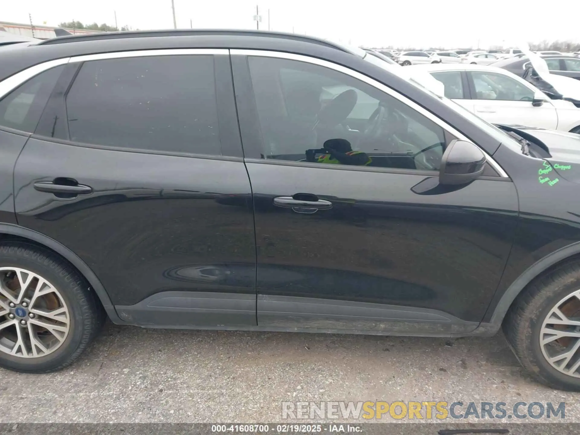14 Photograph of a damaged car 1FMCU0H62LUA54273 FORD ESCAPE 2020