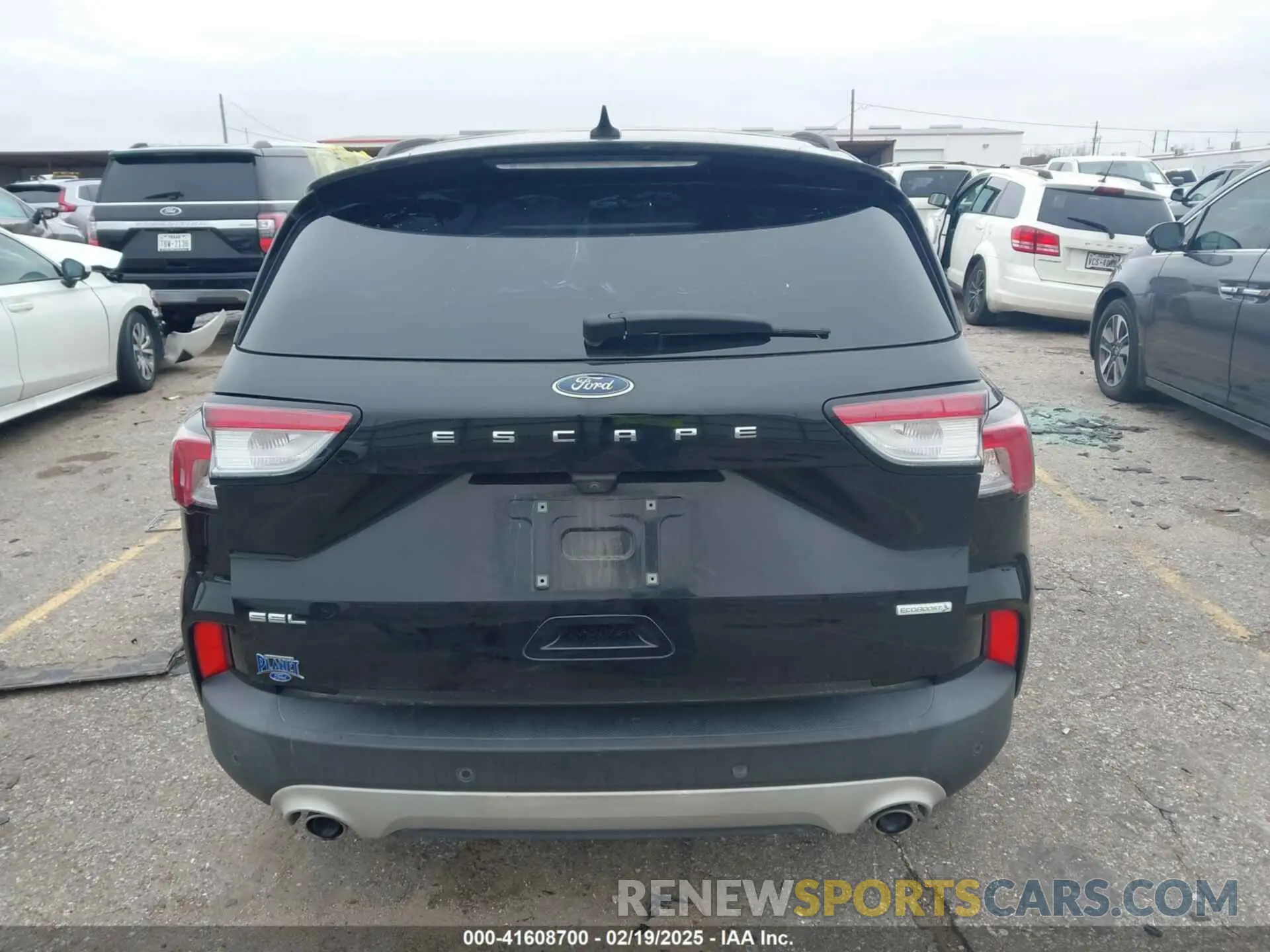 17 Photograph of a damaged car 1FMCU0H62LUA54273 FORD ESCAPE 2020