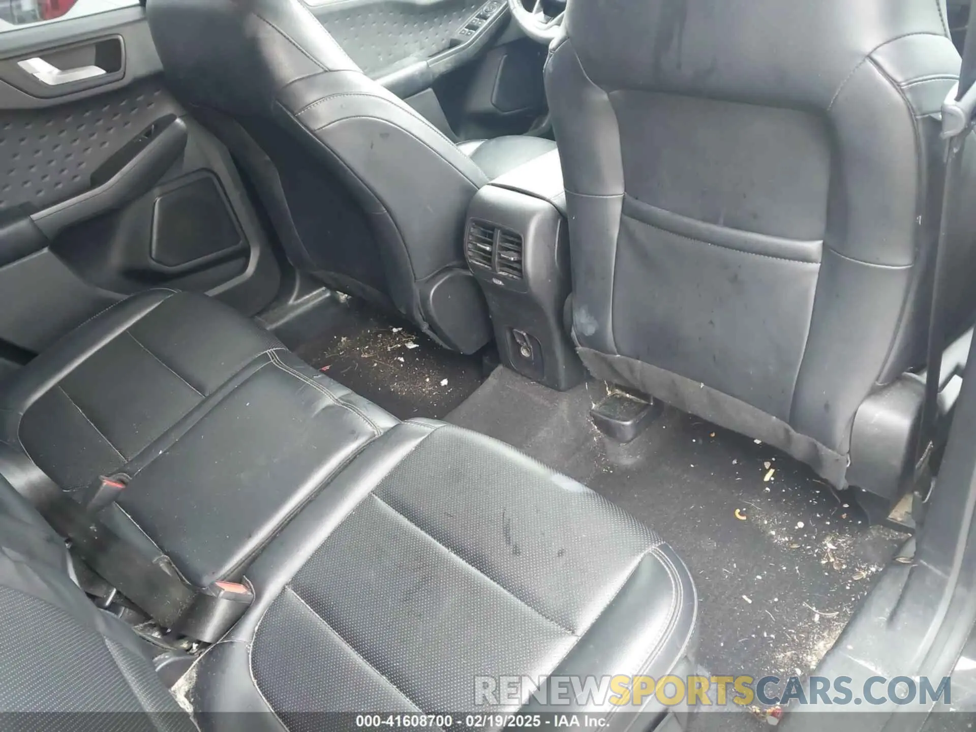 8 Photograph of a damaged car 1FMCU0H62LUA54273 FORD ESCAPE 2020