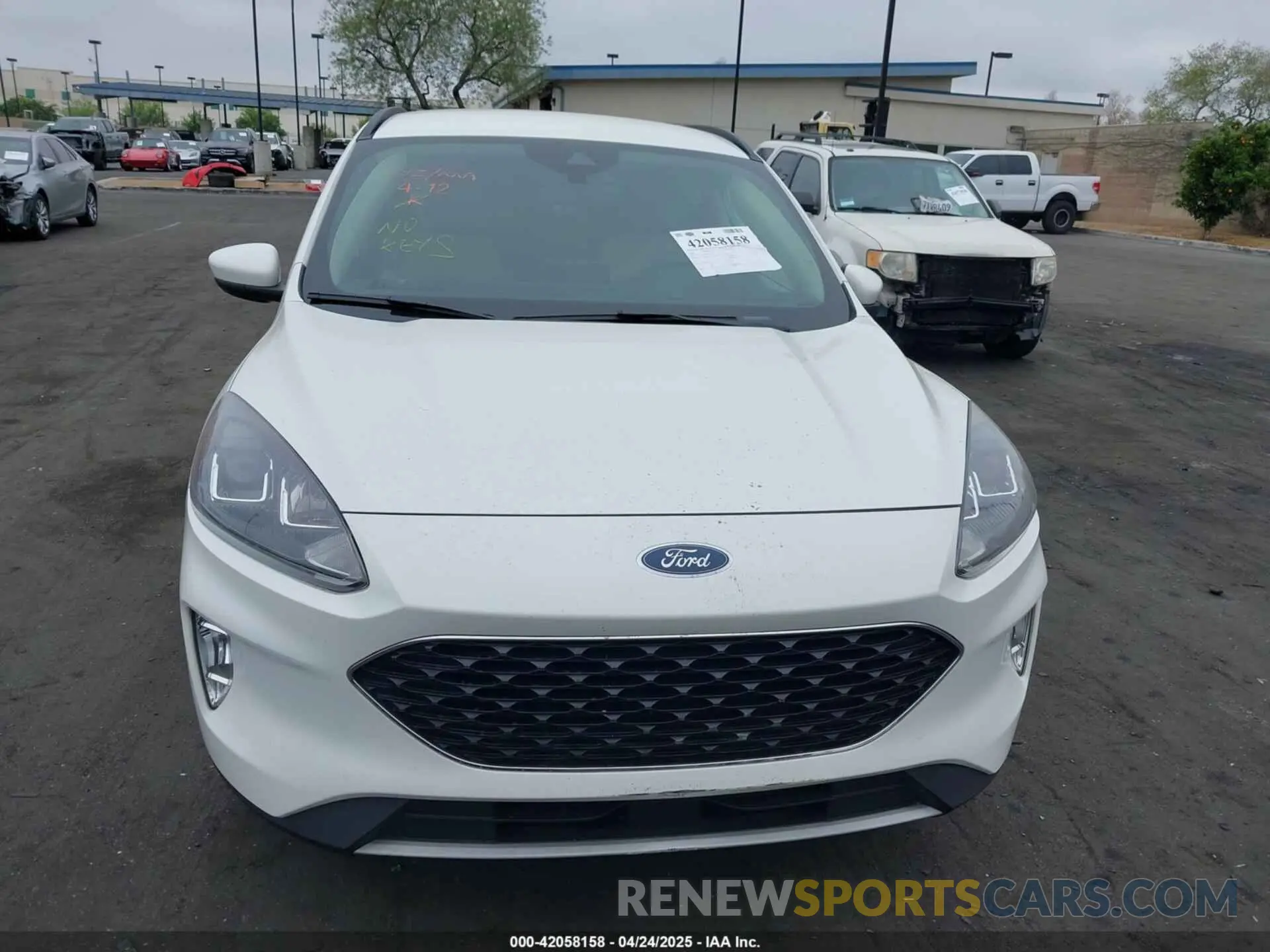 13 Фотография поврежденного автомобиля 1FMCU0H62LUB20143 FORD ESCAPE 2020