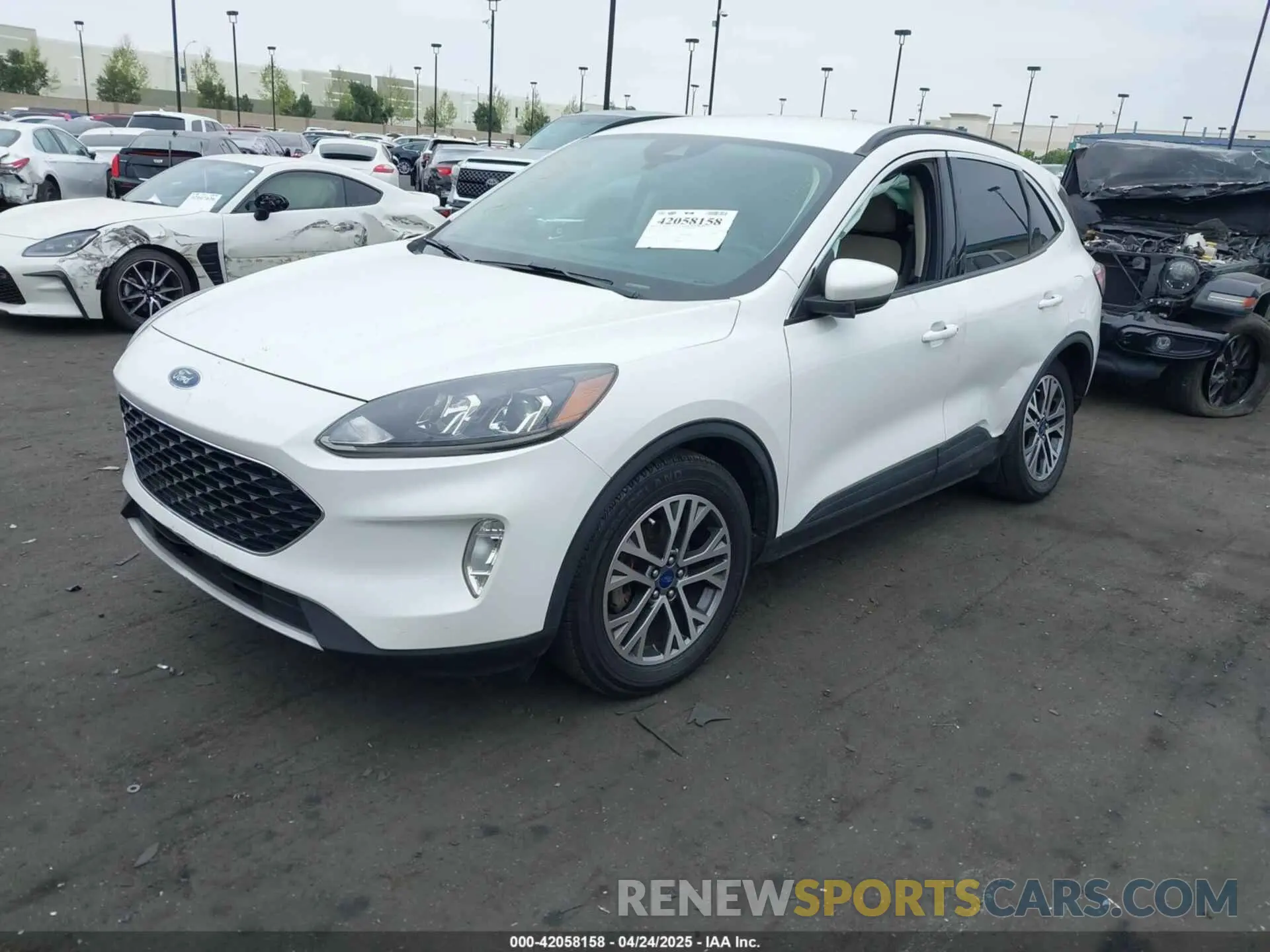 2 Фотография поврежденного автомобиля 1FMCU0H62LUB20143 FORD ESCAPE 2020