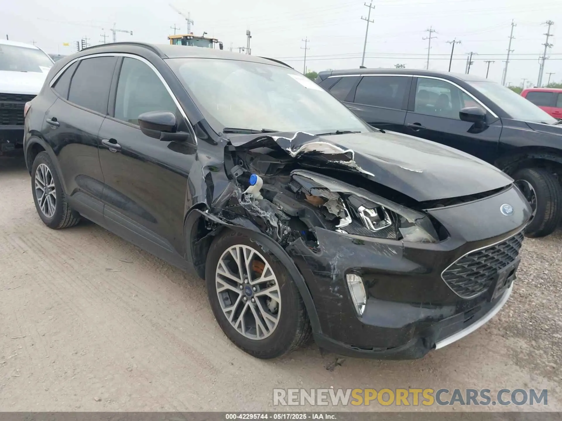 1 Photograph of a damaged car 1FMCU0H63LUA31648 FORD ESCAPE 2020