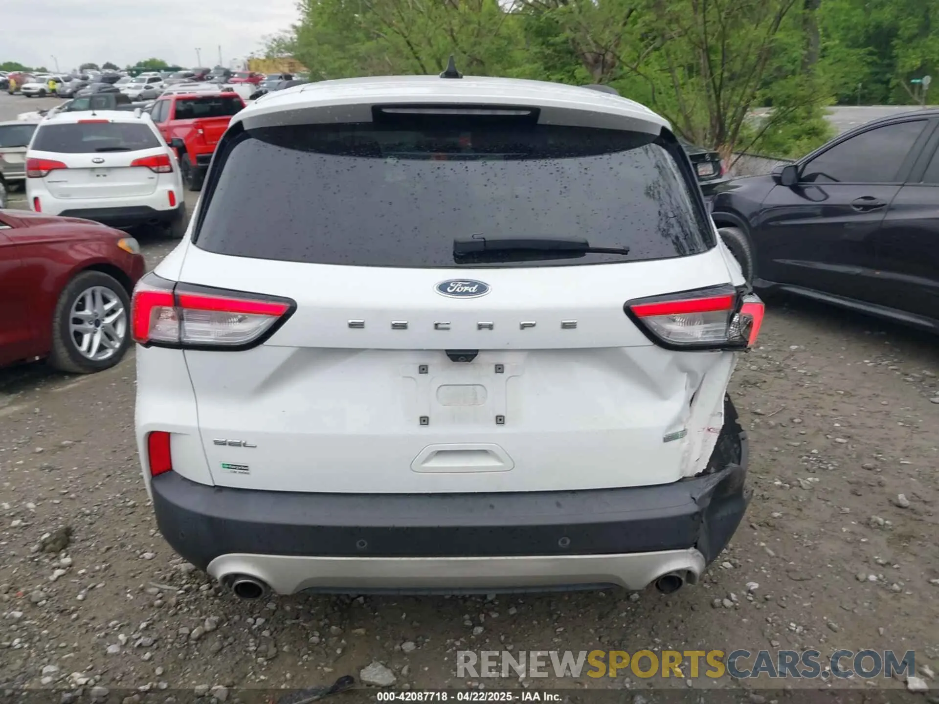 16 Photograph of a damaged car 1FMCU0H63LUA81045 FORD ESCAPE 2020
