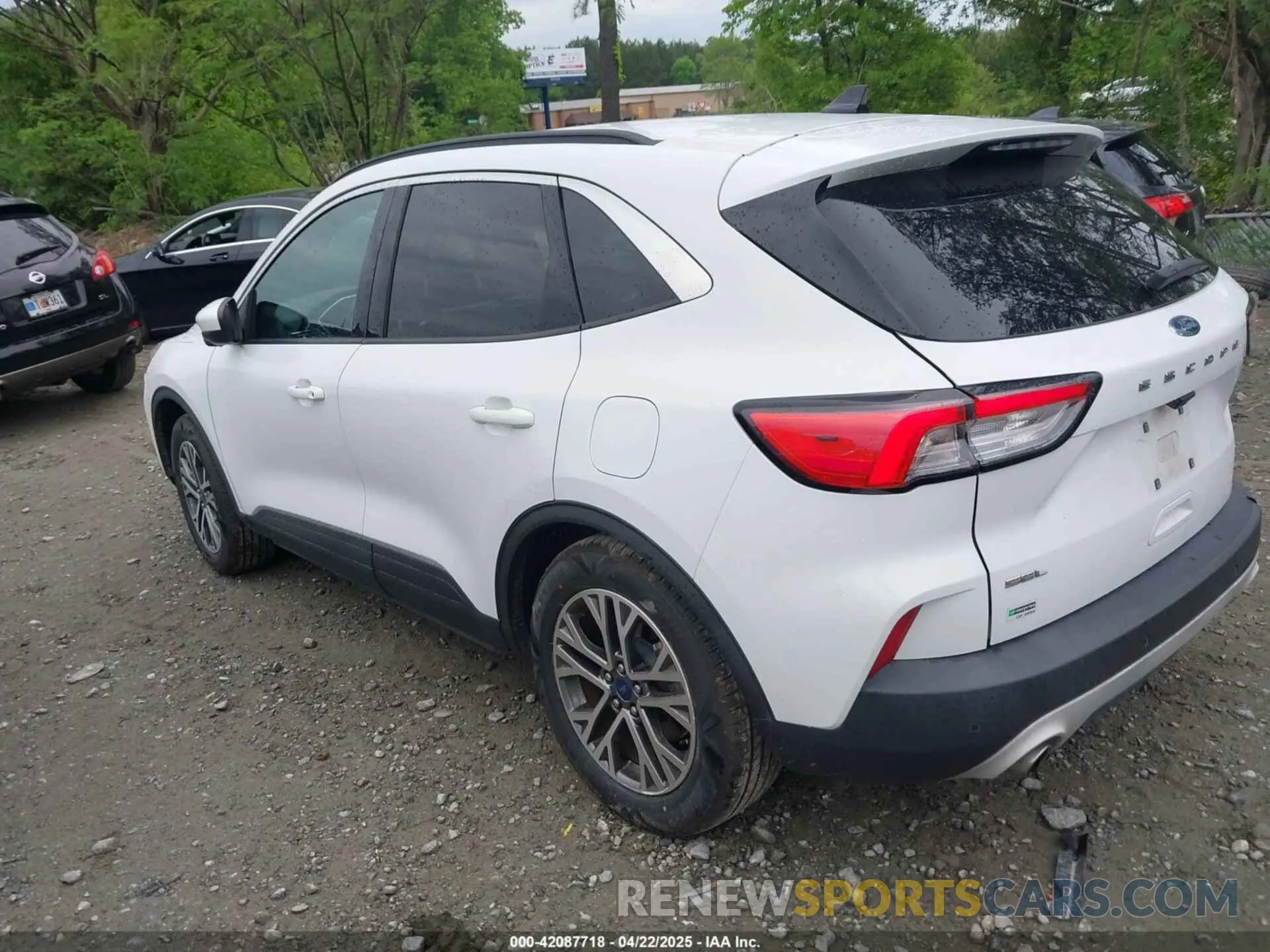 3 Photograph of a damaged car 1FMCU0H63LUA81045 FORD ESCAPE 2020