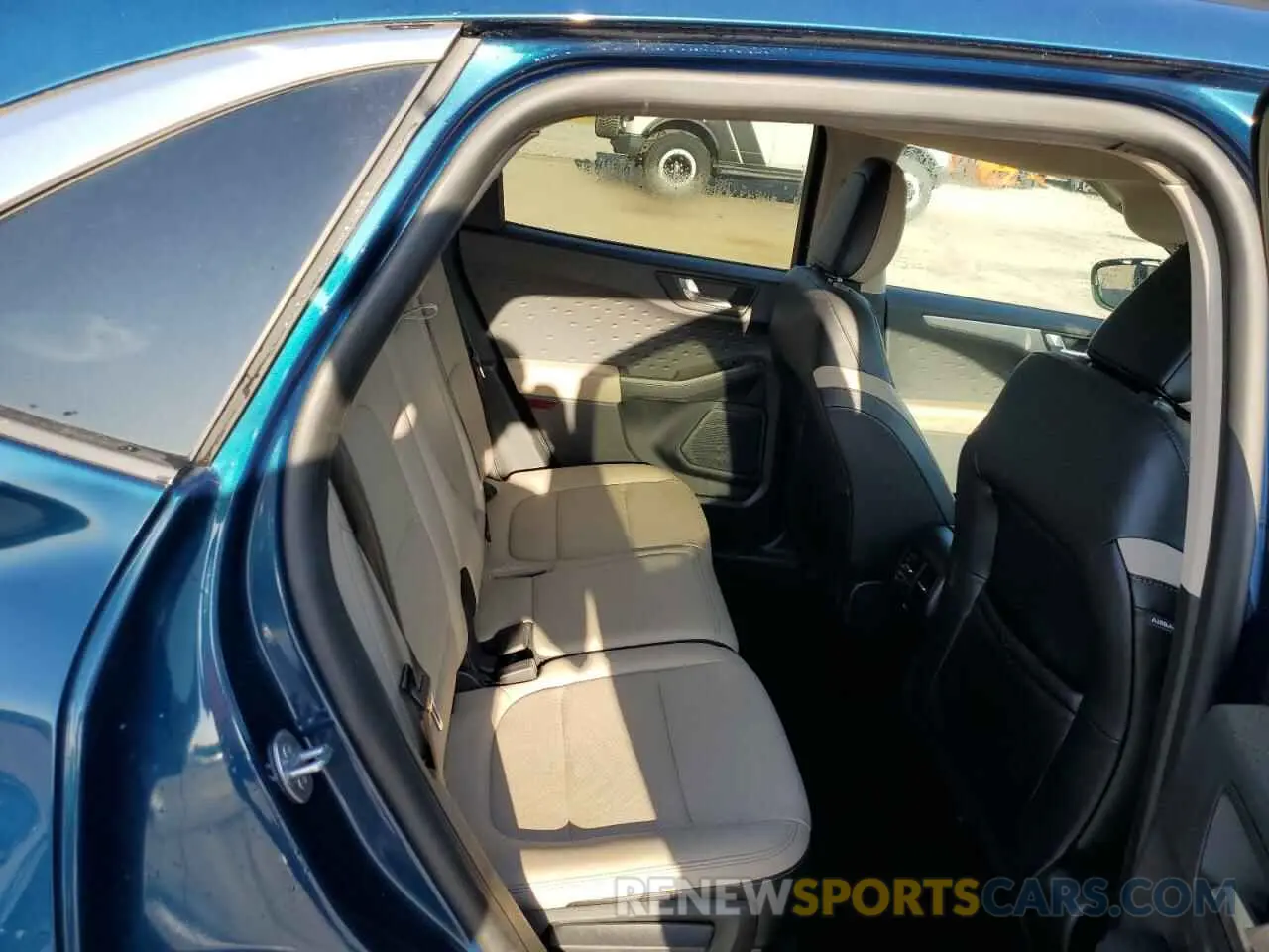 11 Photograph of a damaged car 1FMCU0H63LUB57606 FORD ESCAPE 2020