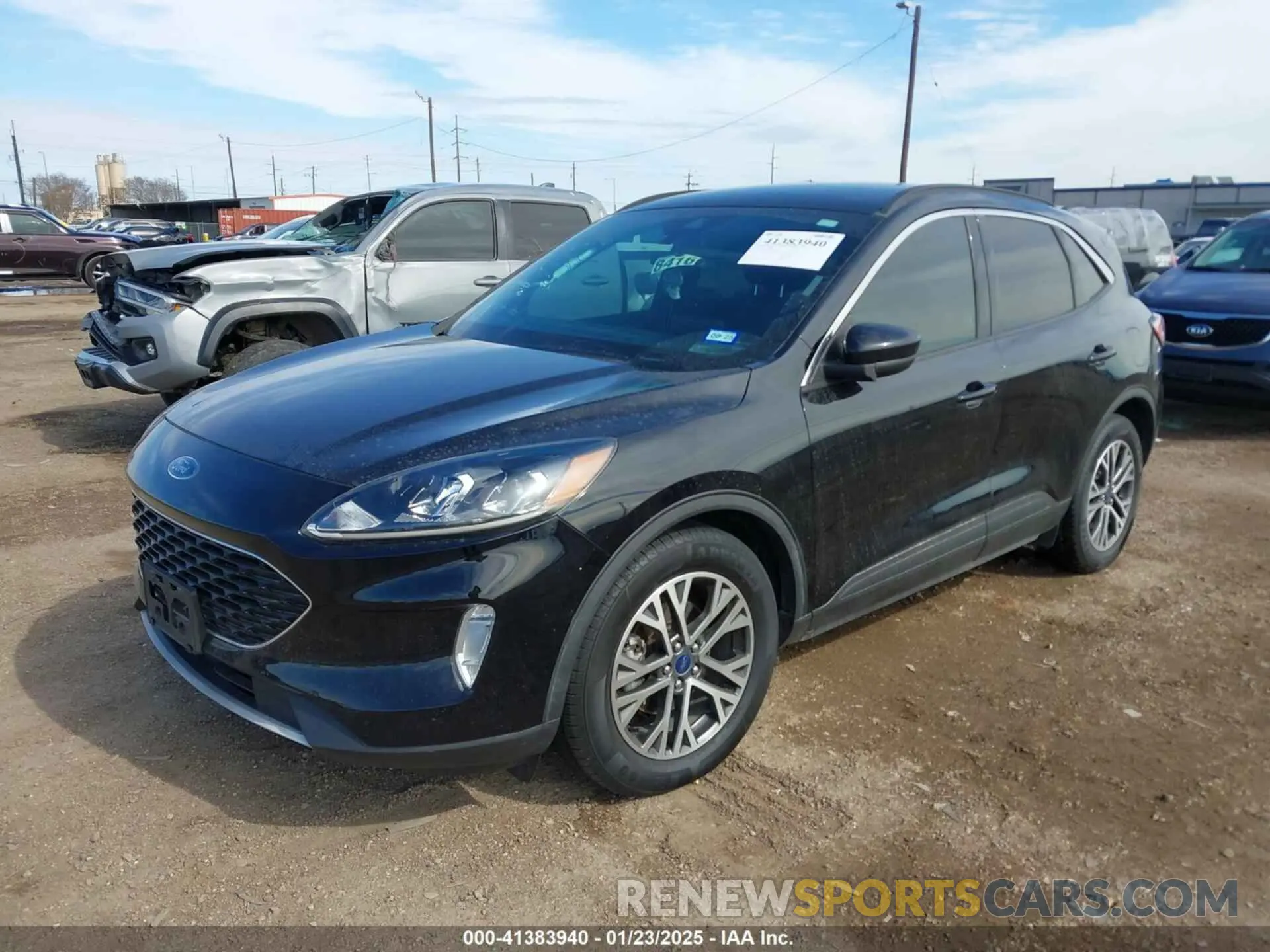 2 Photograph of a damaged car 1FMCU0H63LUB66192 FORD ESCAPE 2020