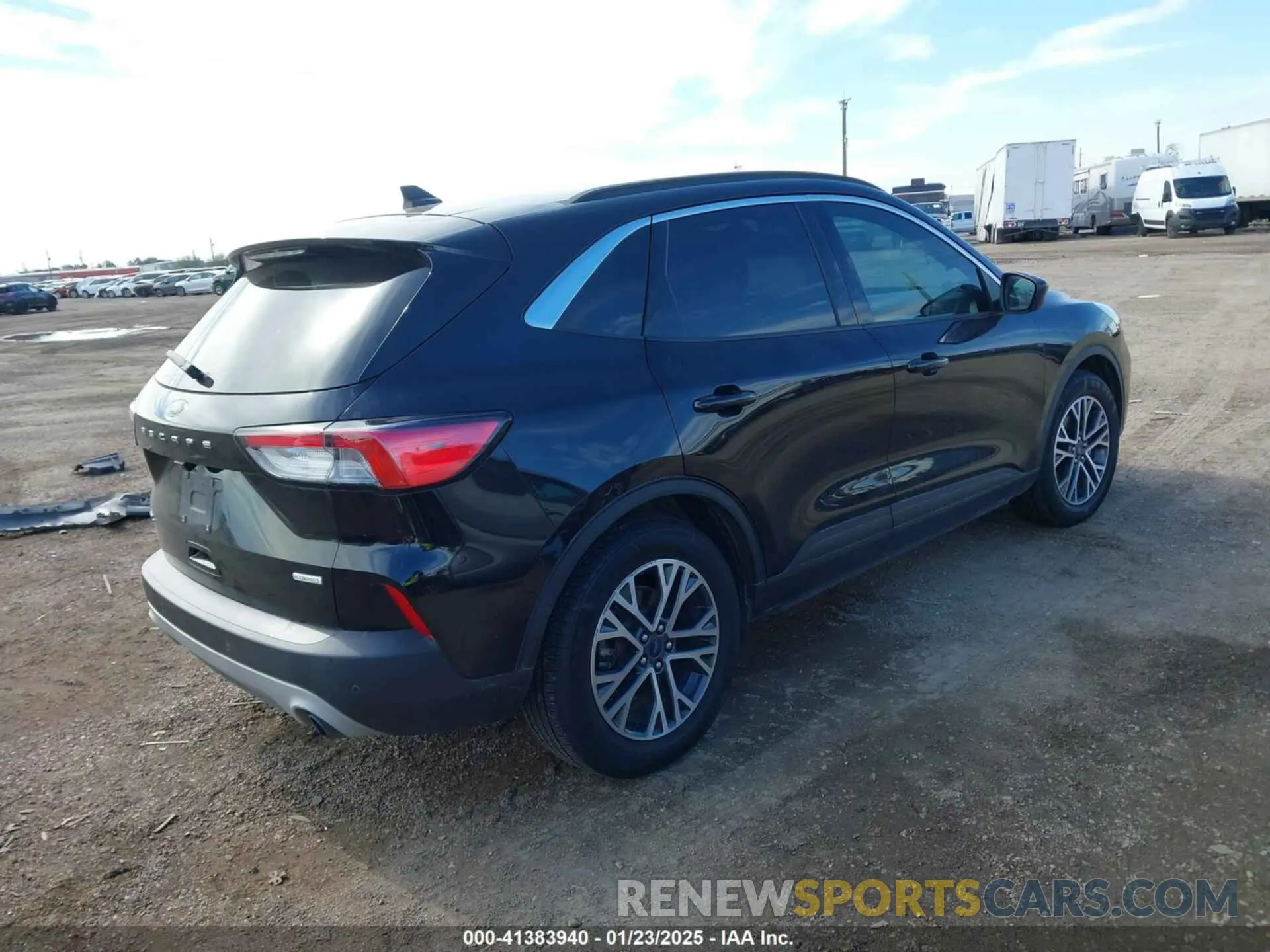4 Photograph of a damaged car 1FMCU0H63LUB66192 FORD ESCAPE 2020