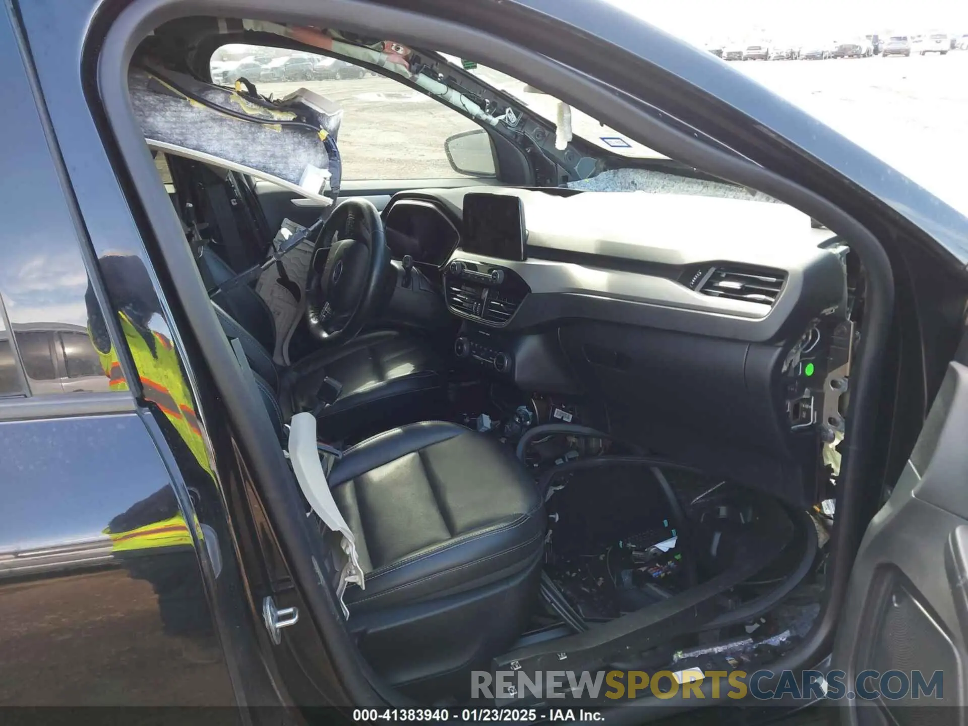 5 Photograph of a damaged car 1FMCU0H63LUB66192 FORD ESCAPE 2020