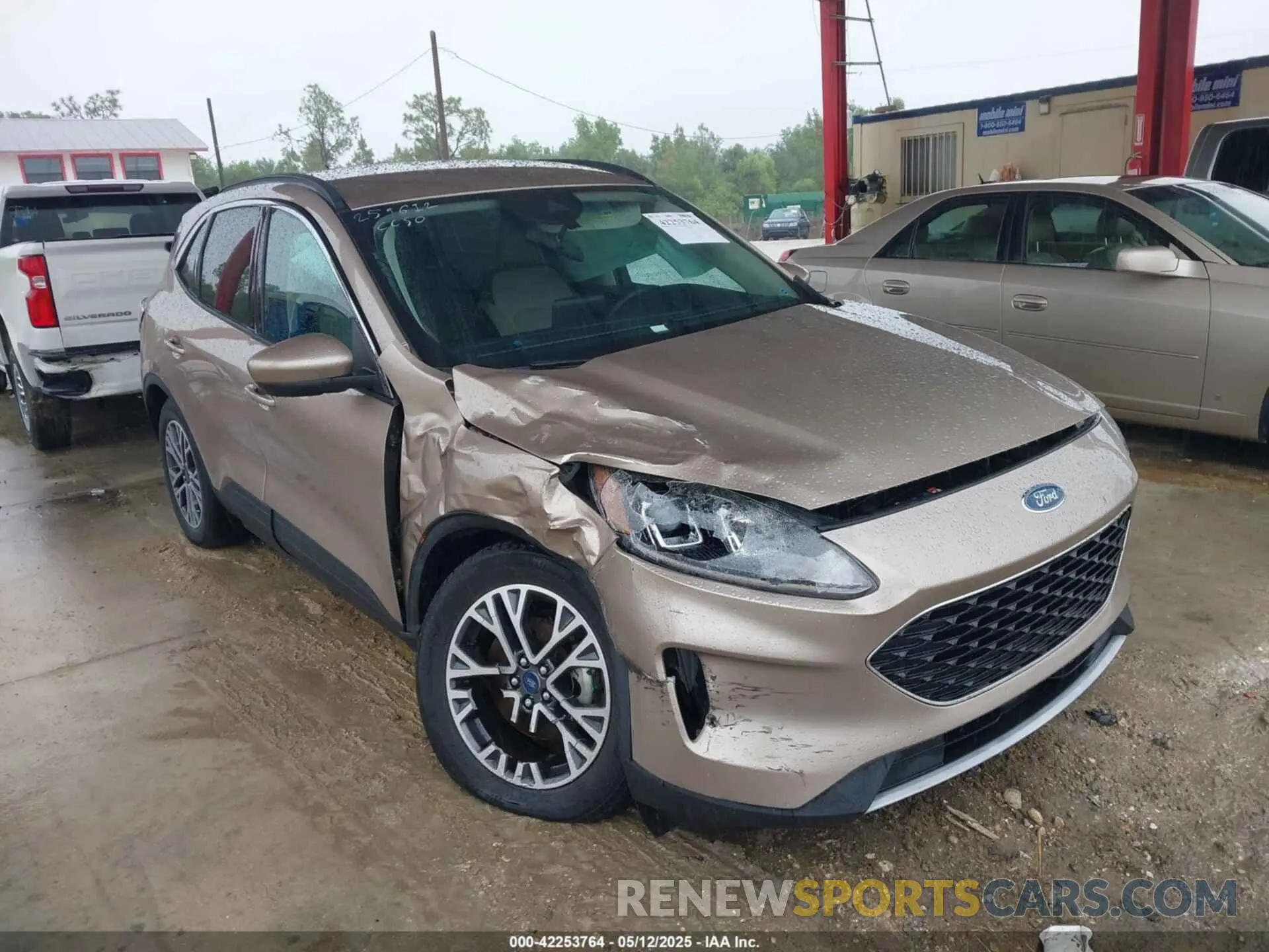 1 Photograph of a damaged car 1FMCU0H64LUB89853 FORD ESCAPE 2020