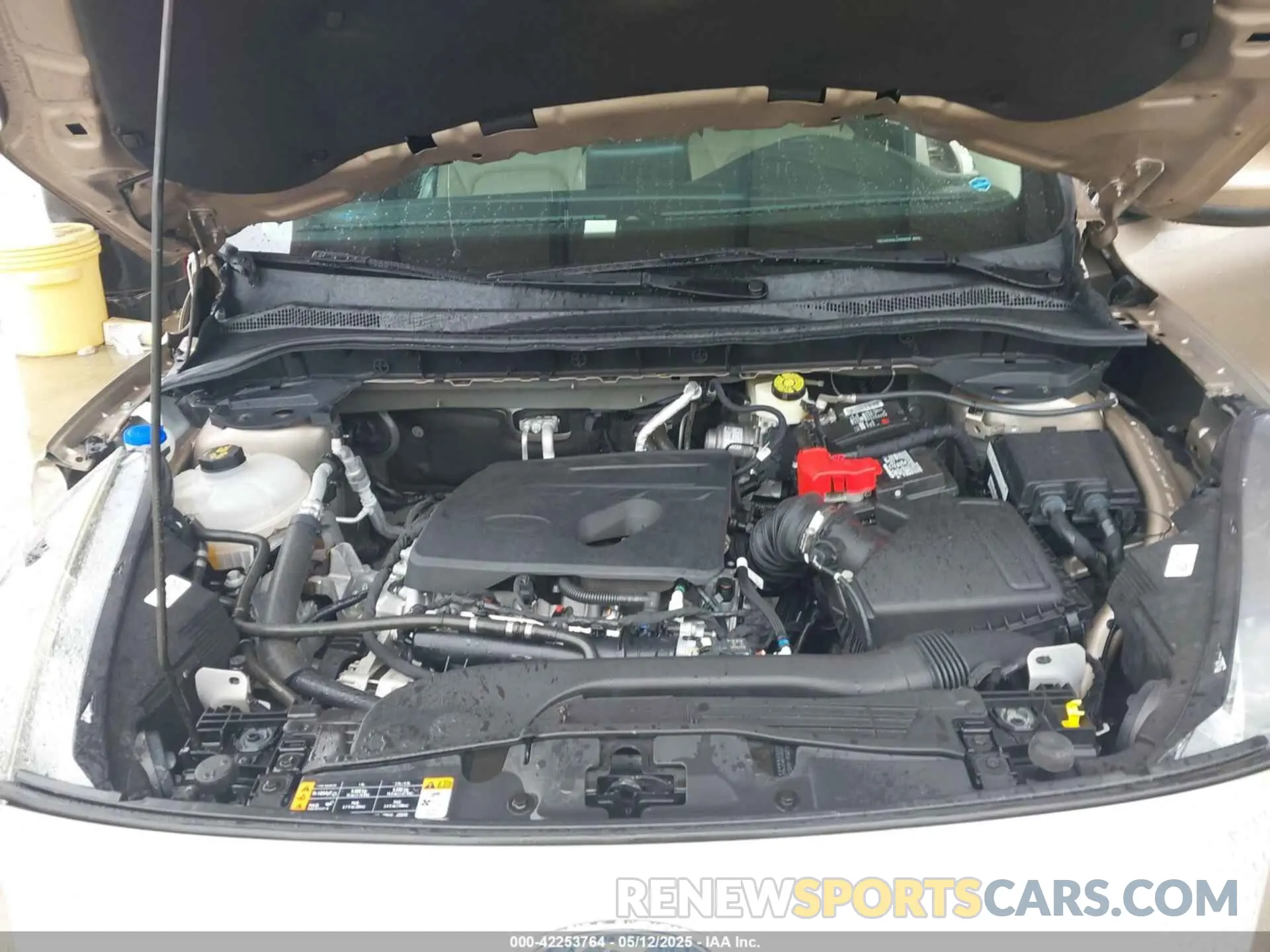 10 Photograph of a damaged car 1FMCU0H64LUB89853 FORD ESCAPE 2020