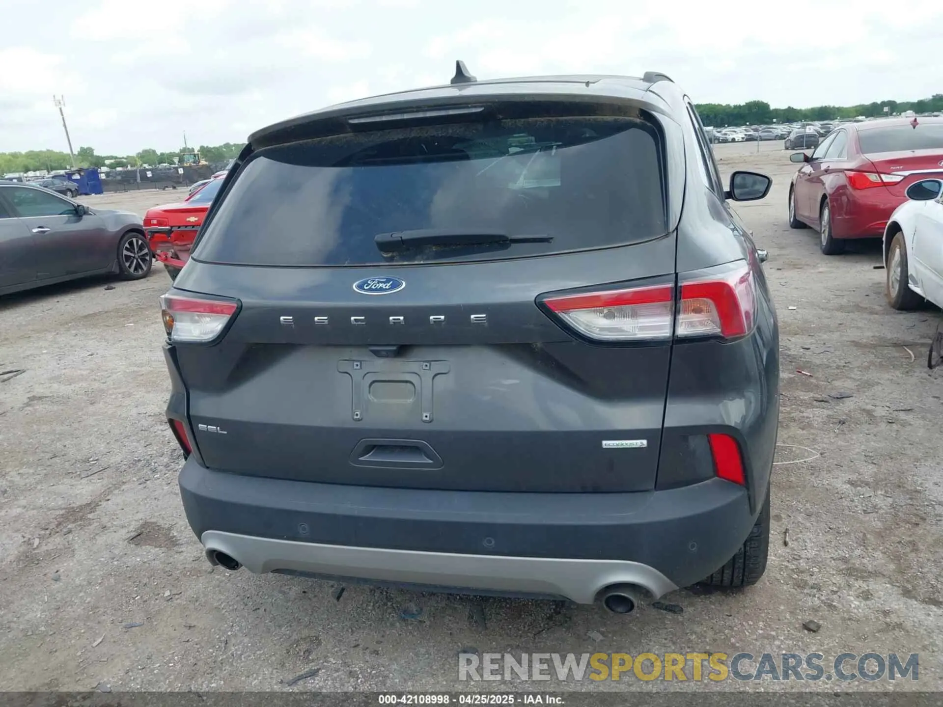 16 Photograph of a damaged car 1FMCU0H65LUB65772 FORD ESCAPE 2020