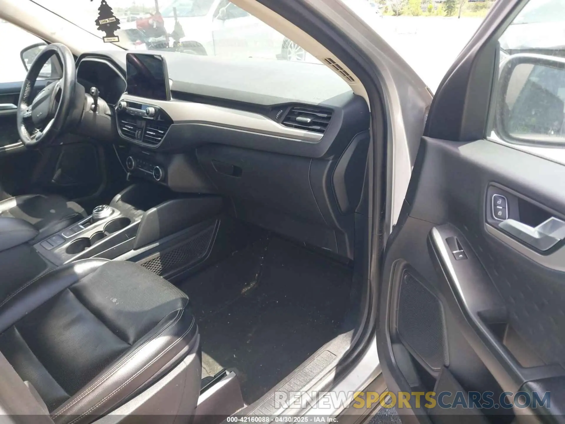 5 Фотография поврежденного автомобиля 1FMCU0H66LUA81380 FORD ESCAPE 2020