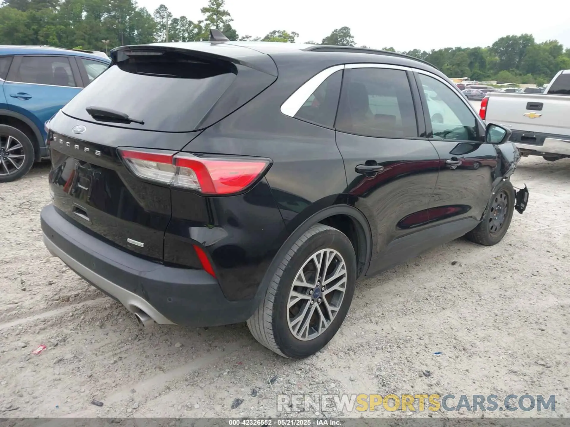 4 Фотография поврежденного автомобиля 1FMCU0H66LUB10277 FORD ESCAPE 2020