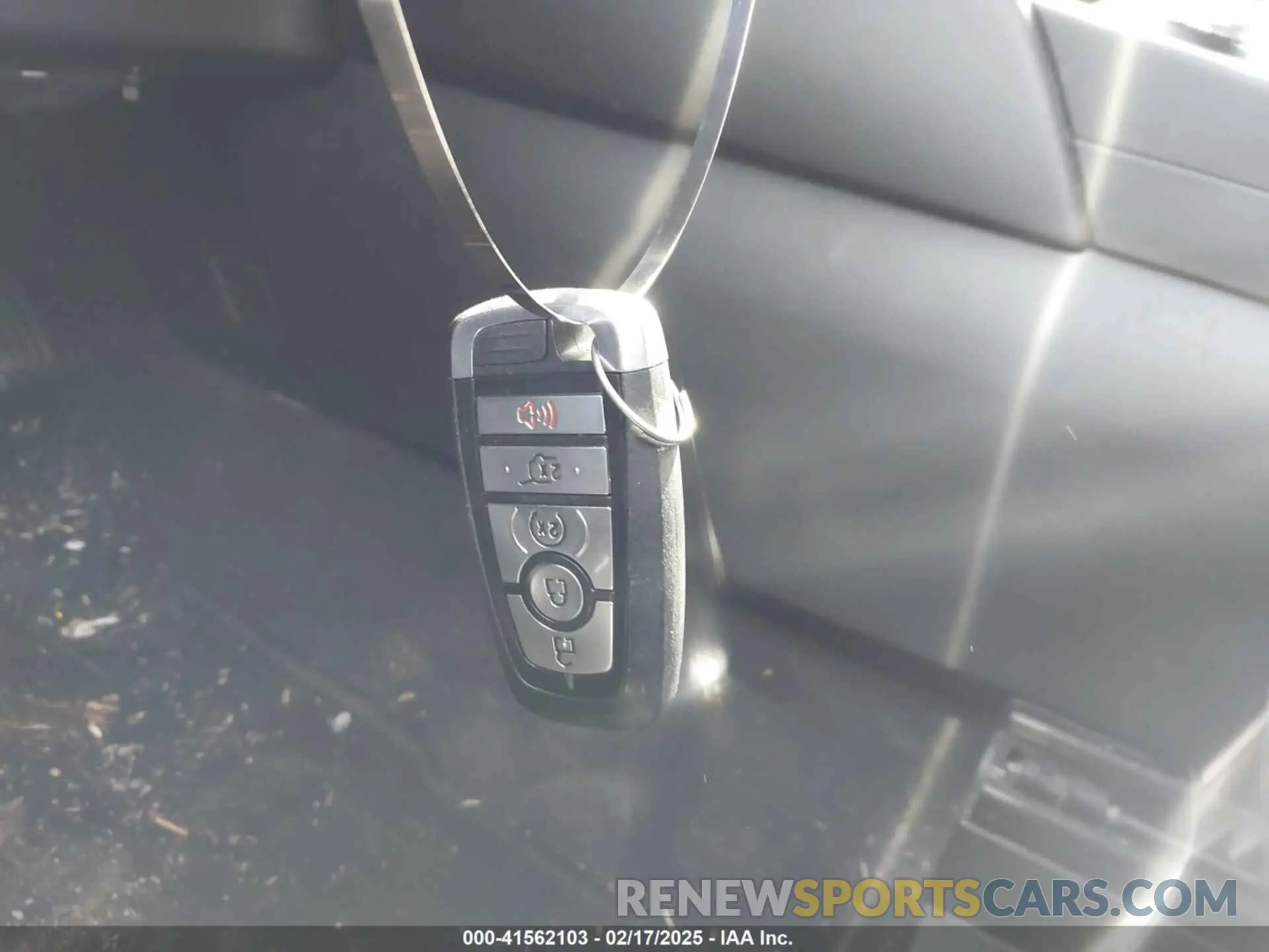 11 Photograph of a damaged car 1FMCU0H66LUC20195 FORD ESCAPE 2020