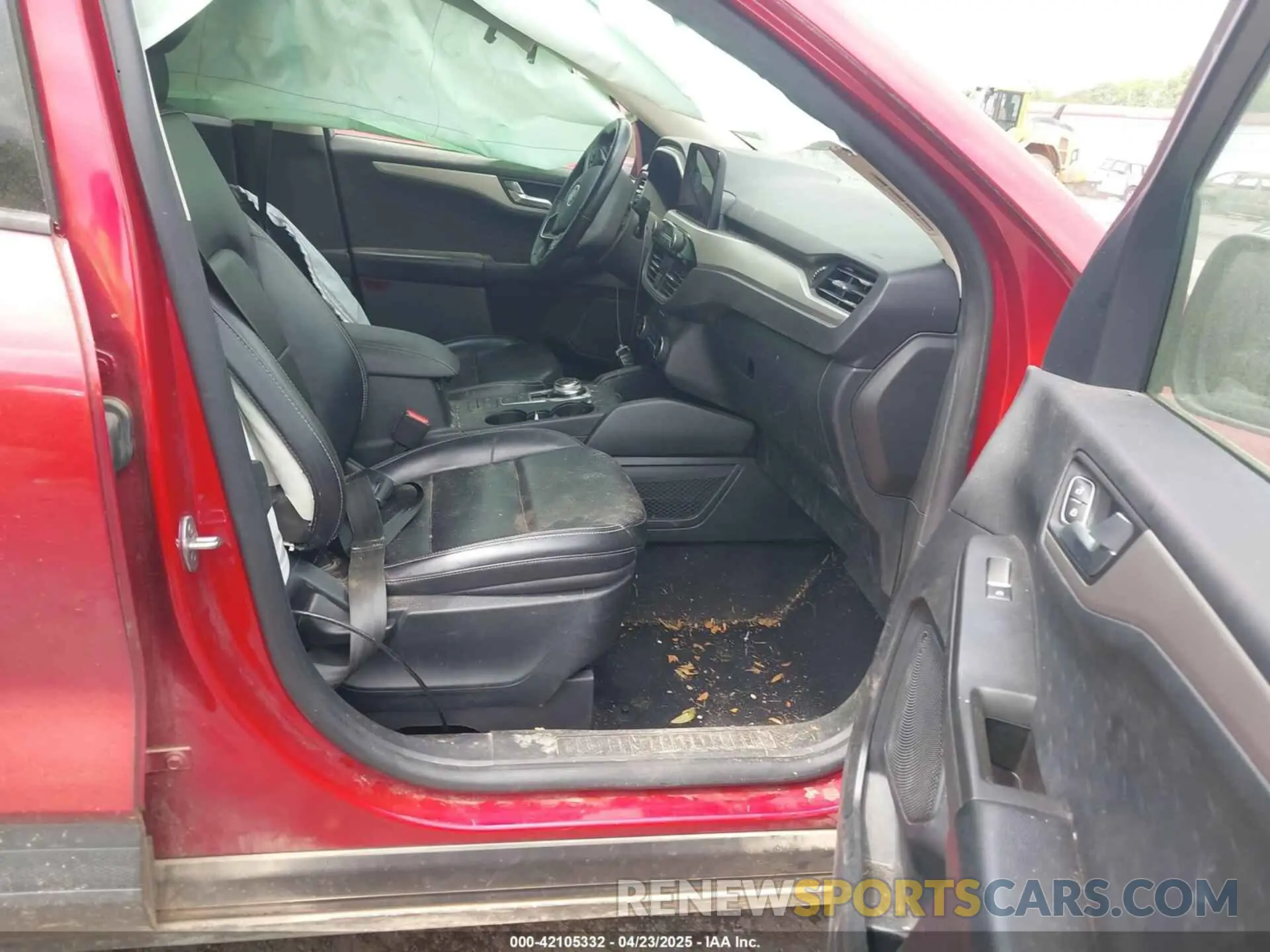 5 Фотография поврежденного автомобиля 1FMCU0H68LUA67514 FORD ESCAPE 2020