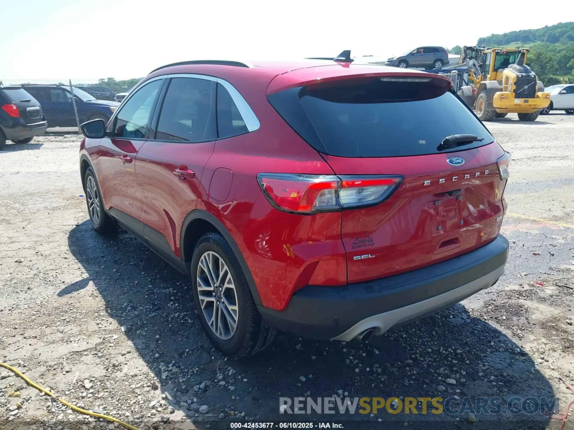 3 Photograph of a damaged car 1FMCU0H68LUB47072 FORD ESCAPE 2020