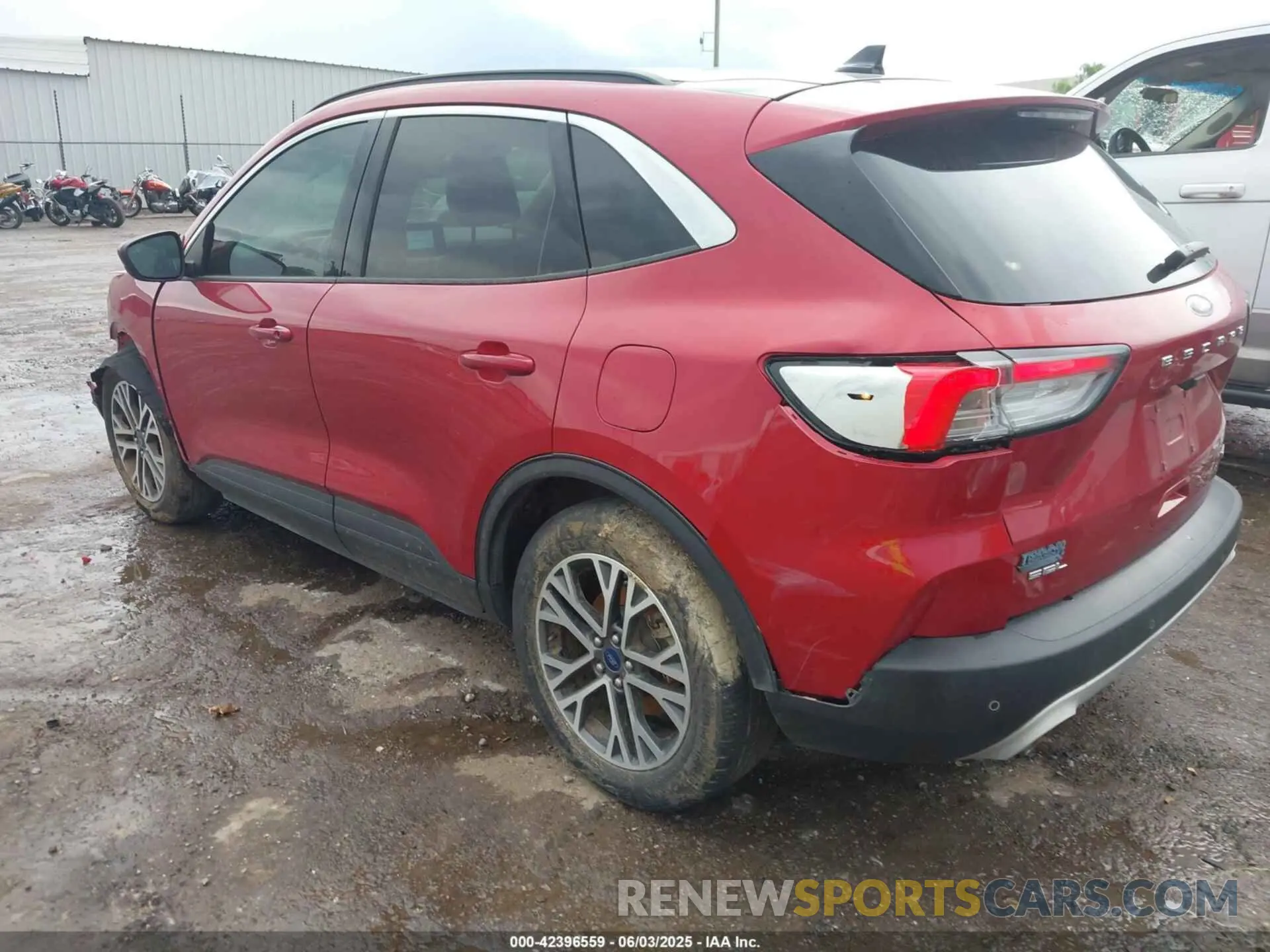 3 Photograph of a damaged car 1FMCU0H69LUA32402 FORD ESCAPE 2020