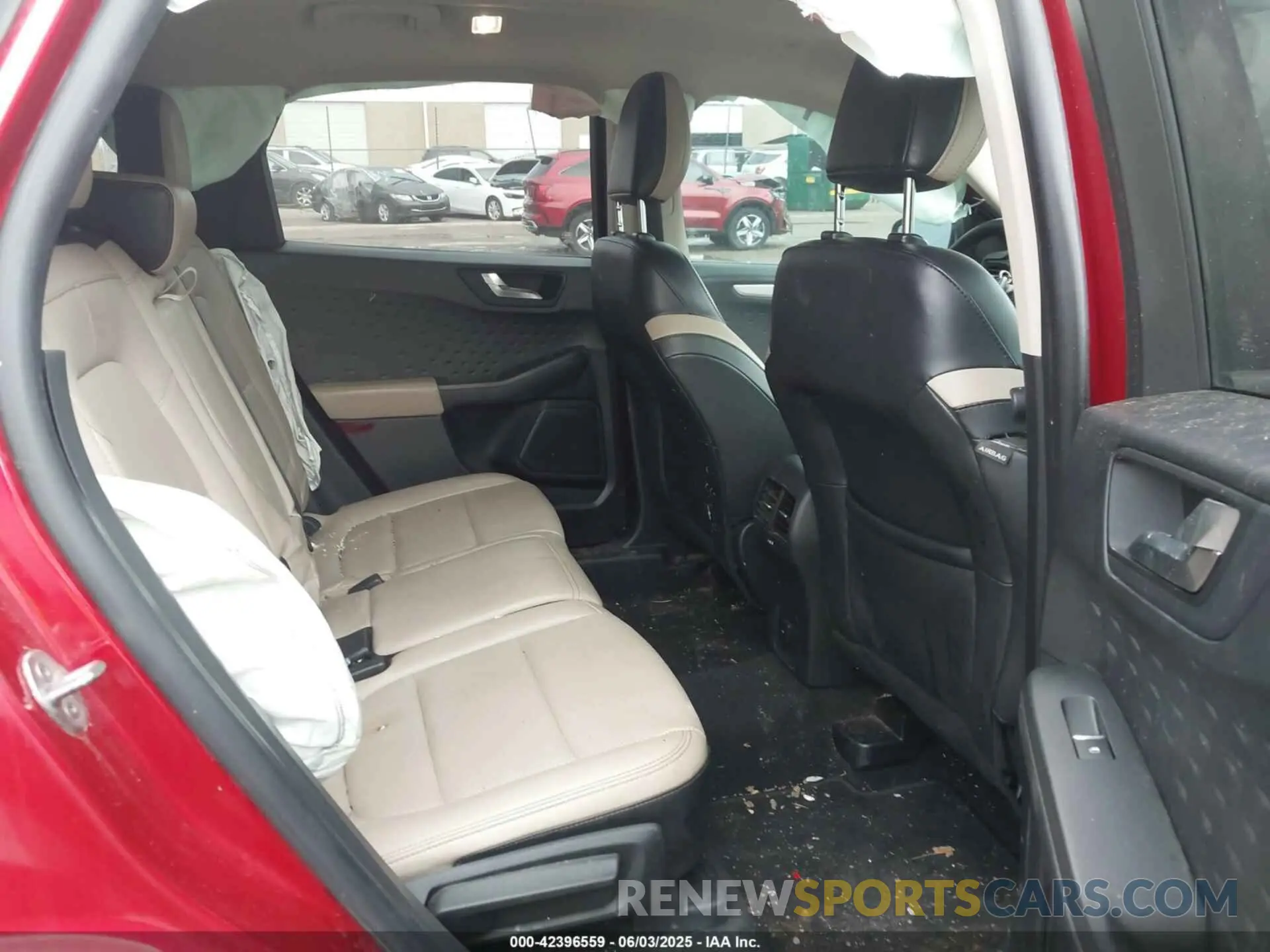 8 Photograph of a damaged car 1FMCU0H69LUA32402 FORD ESCAPE 2020