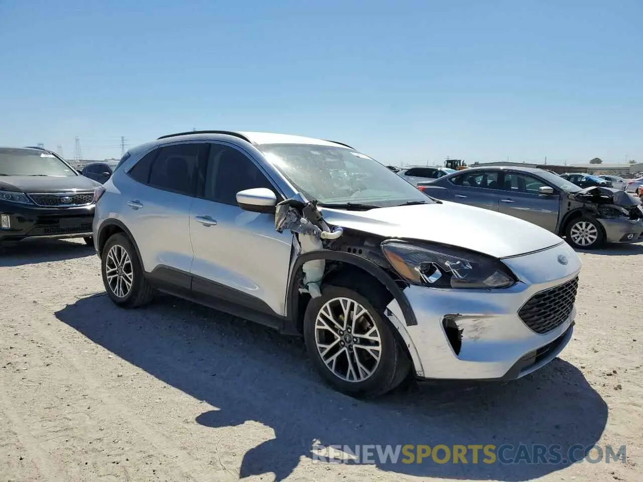 4 Photograph of a damaged car 1FMCU0H69LUA81034 FORD ESCAPE 2020