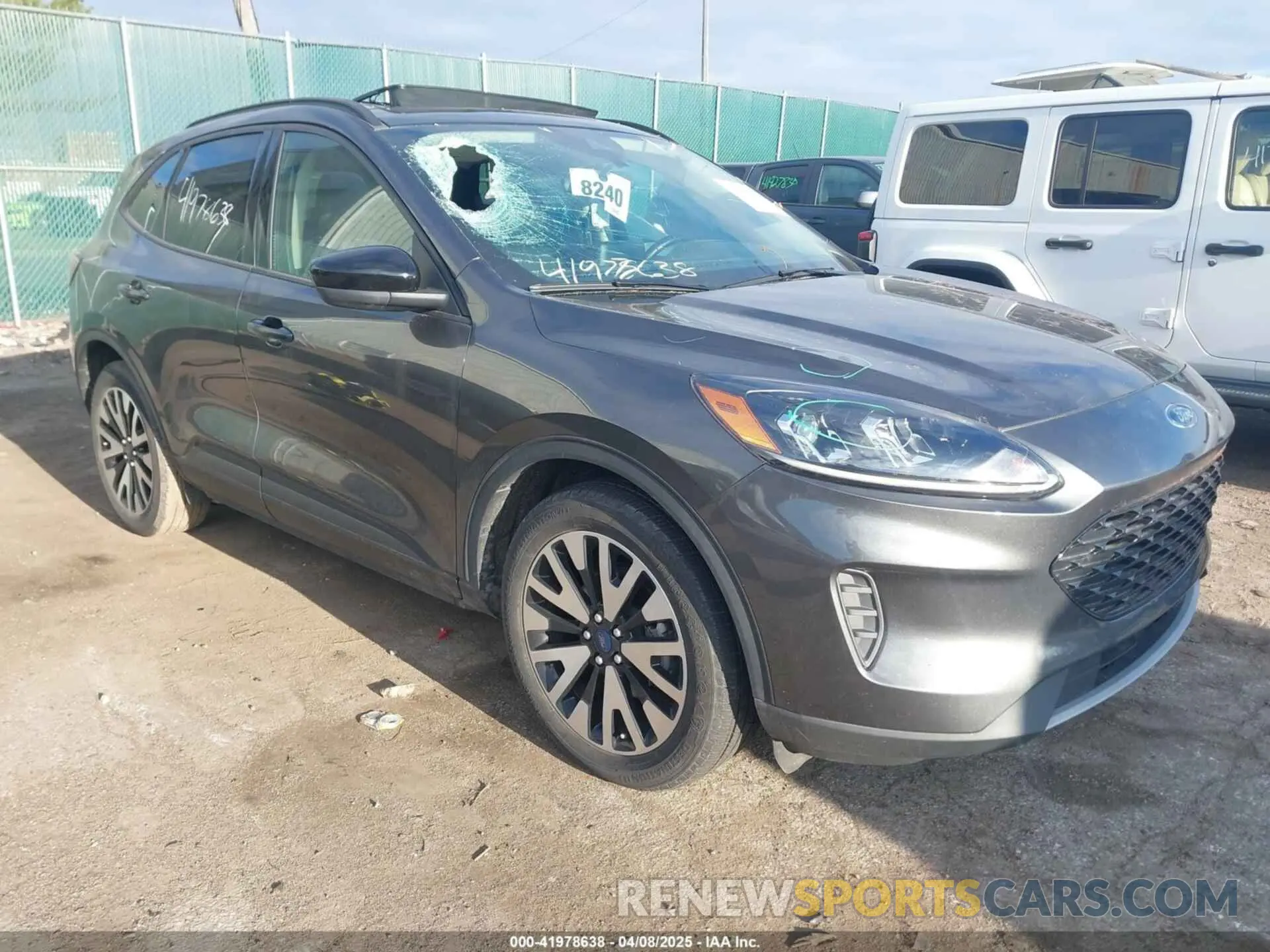 1 Photograph of a damaged car 1FMCU9BZ0LUB81689 FORD ESCAPE 2020