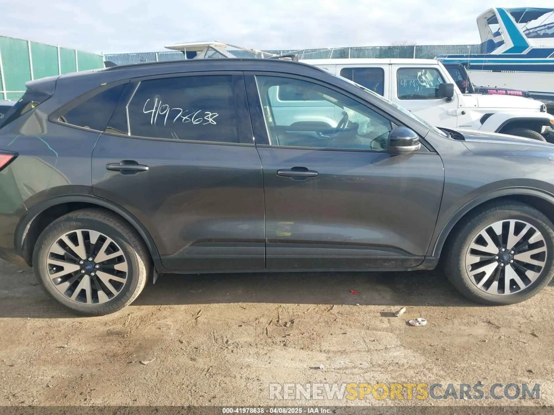 13 Photograph of a damaged car 1FMCU9BZ0LUB81689 FORD ESCAPE 2020