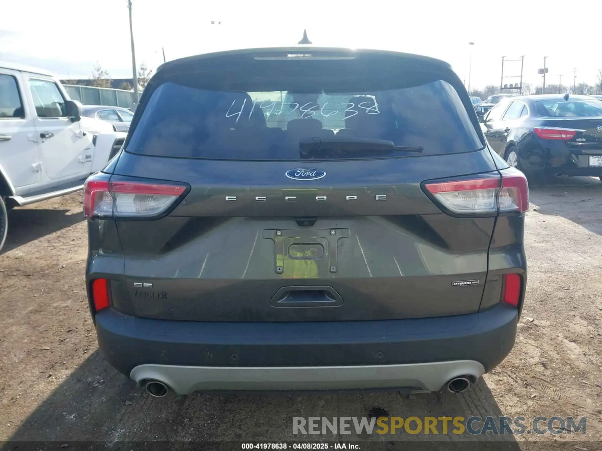 16 Photograph of a damaged car 1FMCU9BZ0LUB81689 FORD ESCAPE 2020