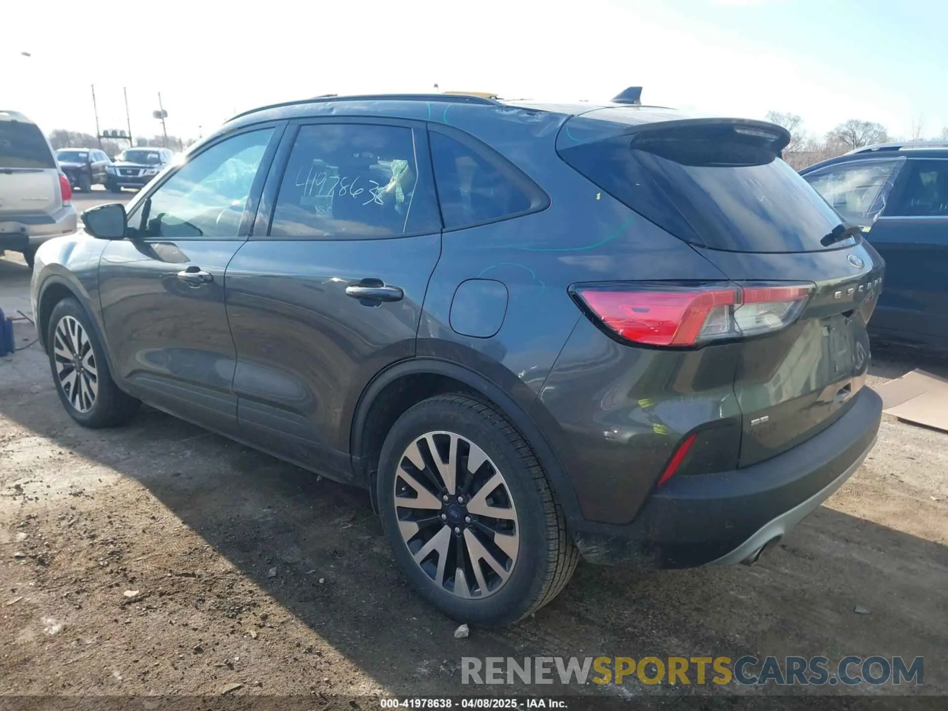 3 Photograph of a damaged car 1FMCU9BZ0LUB81689 FORD ESCAPE 2020