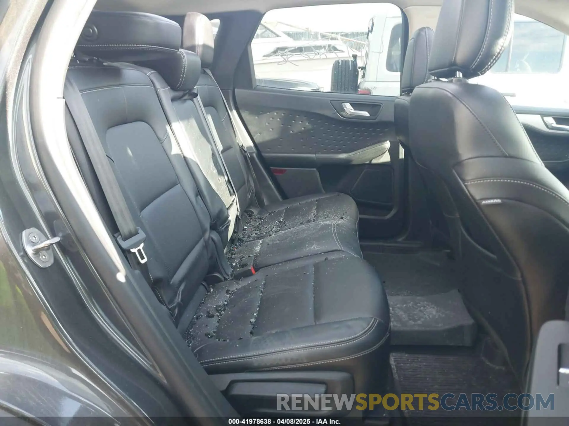 8 Photograph of a damaged car 1FMCU9BZ0LUB81689 FORD ESCAPE 2020