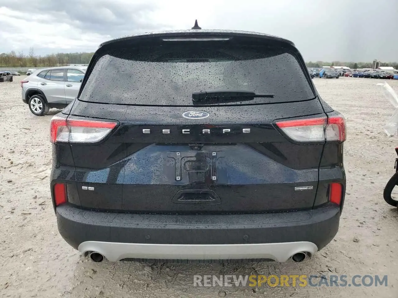 6 Photograph of a damaged car 1FMCU9BZ1LUC26946 FORD ESCAPE 2020