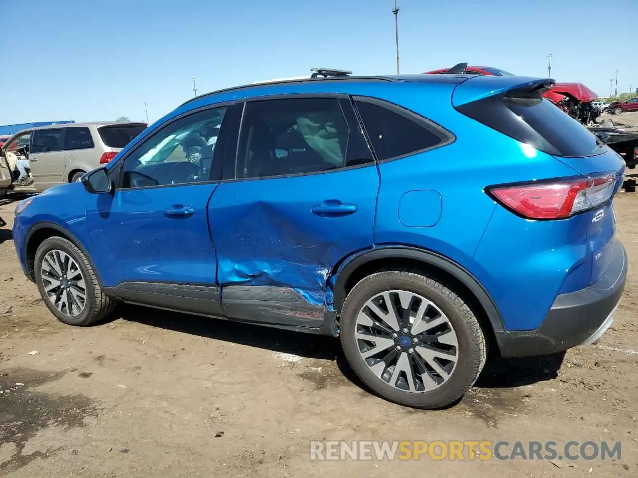 2 Фотография поврежденного автомобиля 1FMCU9BZ2LUC58238 FORD ESCAPE 2020