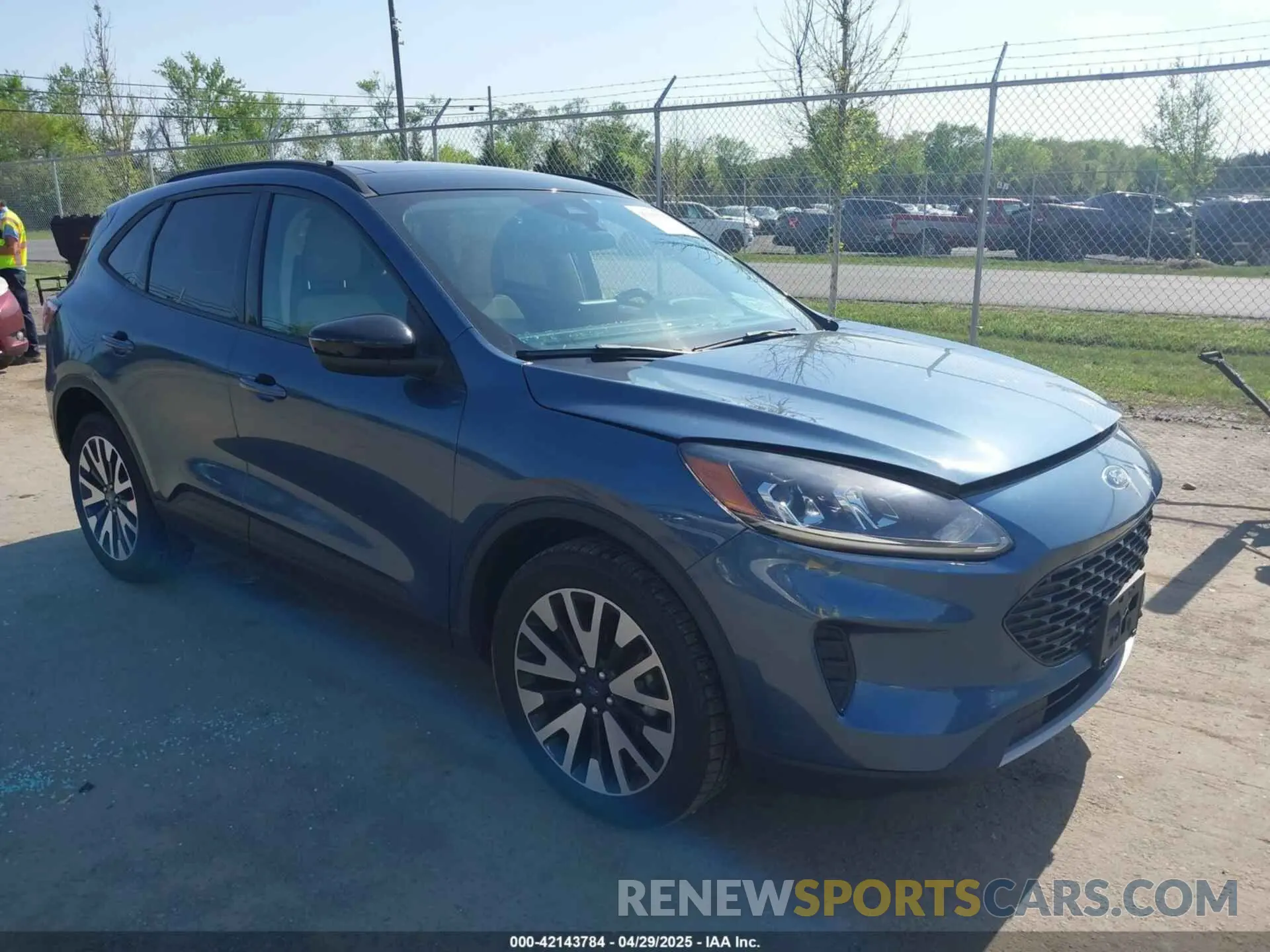 1 Фотография поврежденного автомобиля 1FMCU9BZ6LUC38008 FORD ESCAPE 2020