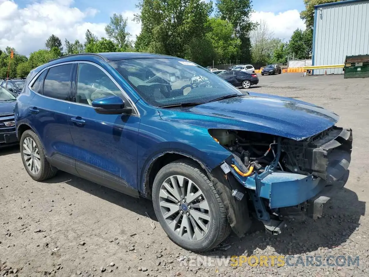 4 Photograph of a damaged car 1FMCU9DZ2LUC10252 FORD ESCAPE 2020