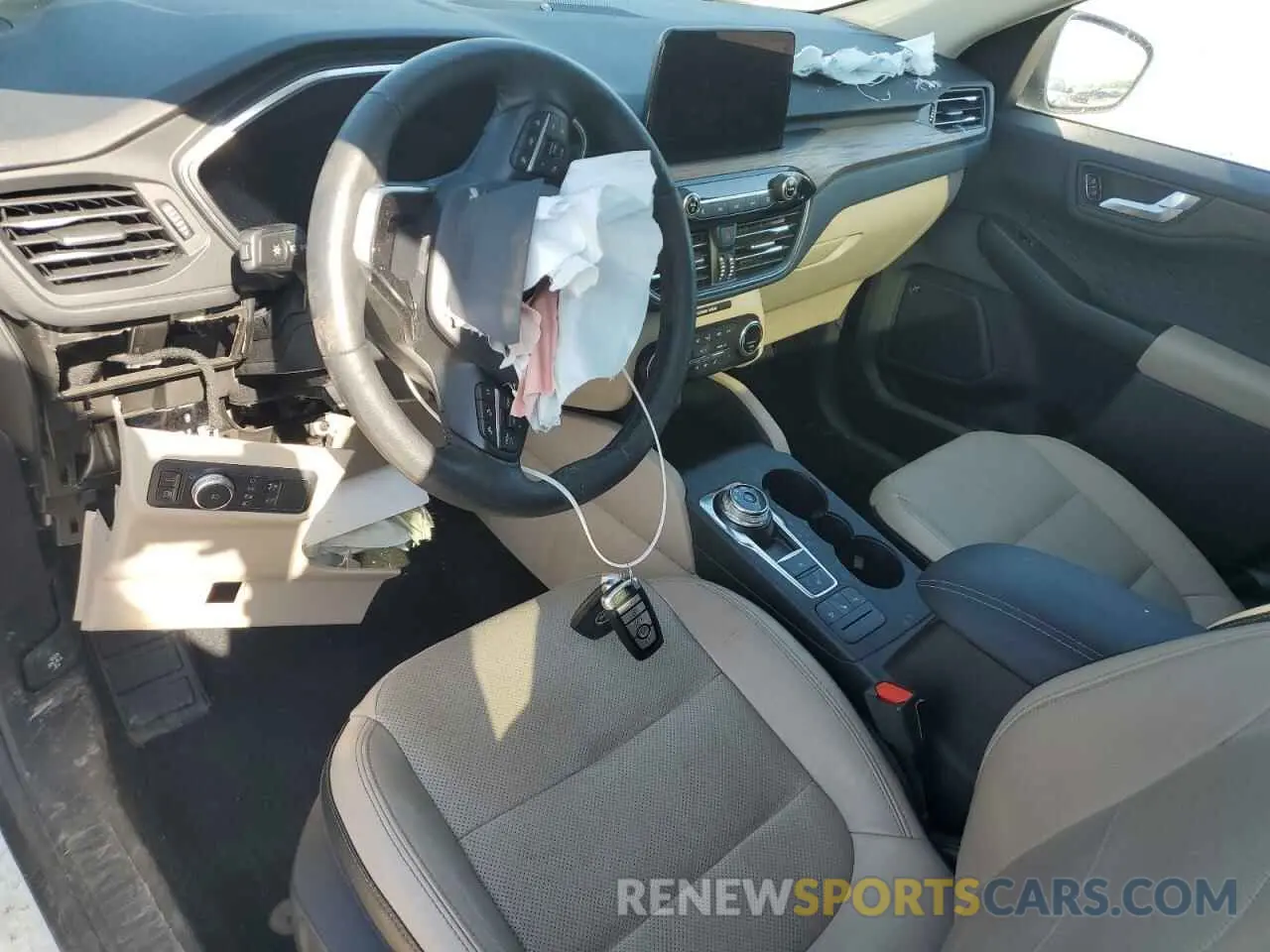 8 Photograph of a damaged car 1FMCU9DZ4LUC12763 FORD ESCAPE 2020
